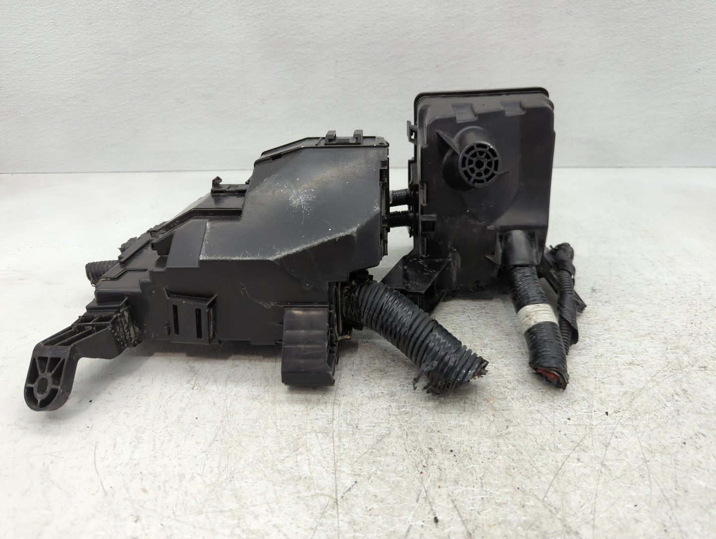 2015-2022 Nissan Pathfinder Fusebox Fuse Box Panel Relay Module Fits Fits 2015 2016 2017 2018 2019 2020 2022 OEM Used Auto P