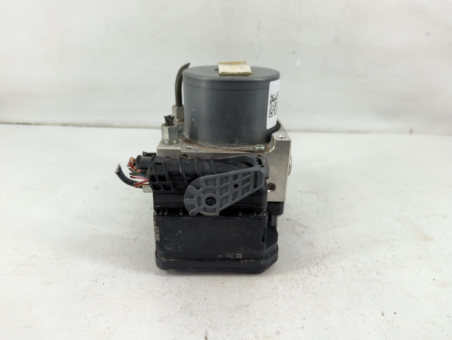 2018-2020 Nissan Pathfinder ABS Pump Control Module Replacement P/N:116040-51100 Fits Fits 2018 2019 2020 OEM Used Auto Part