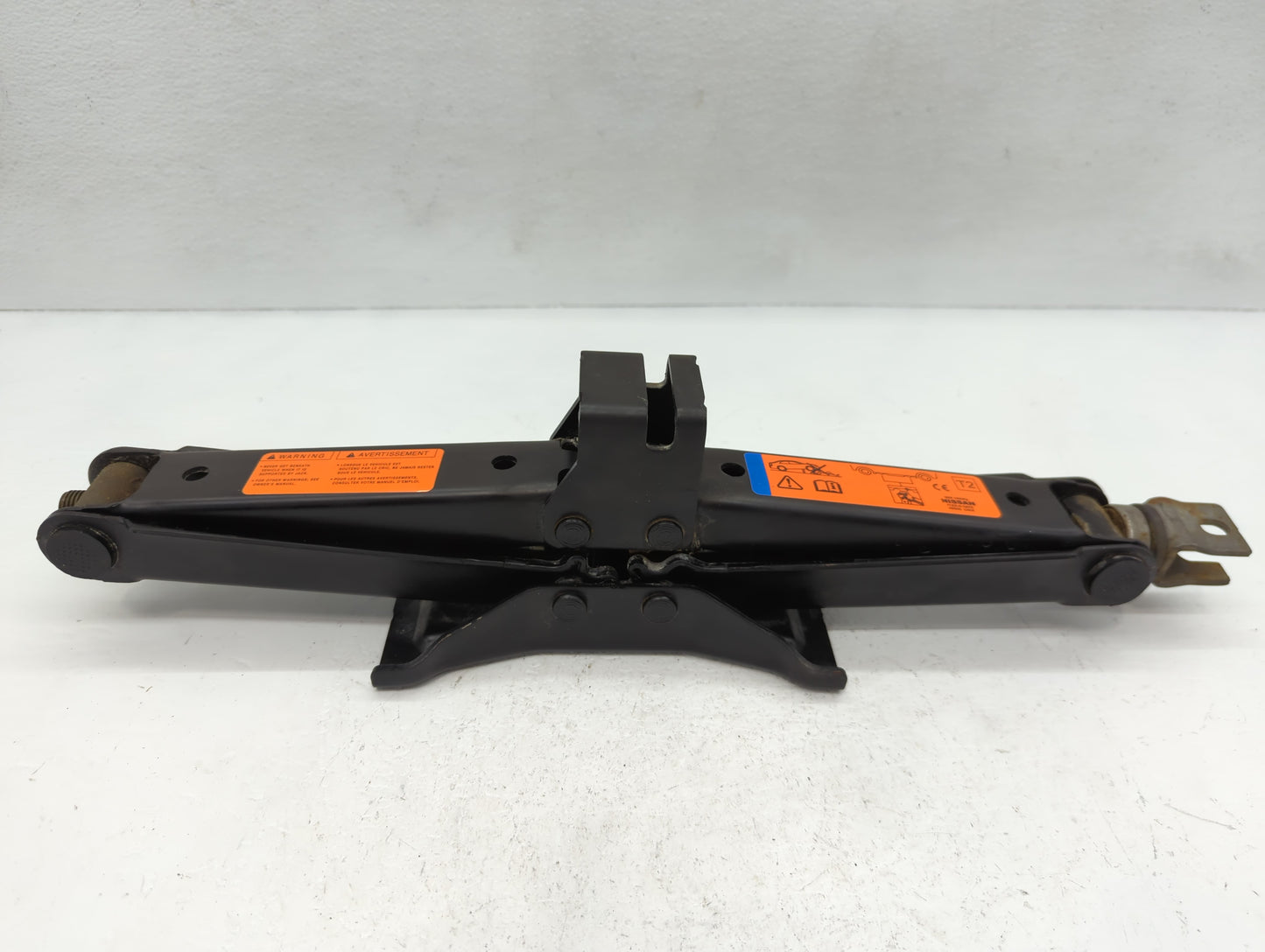 2019 Nissan Pathfinder Spare Scissor Car Jack - Oemusedautoparts1.com
