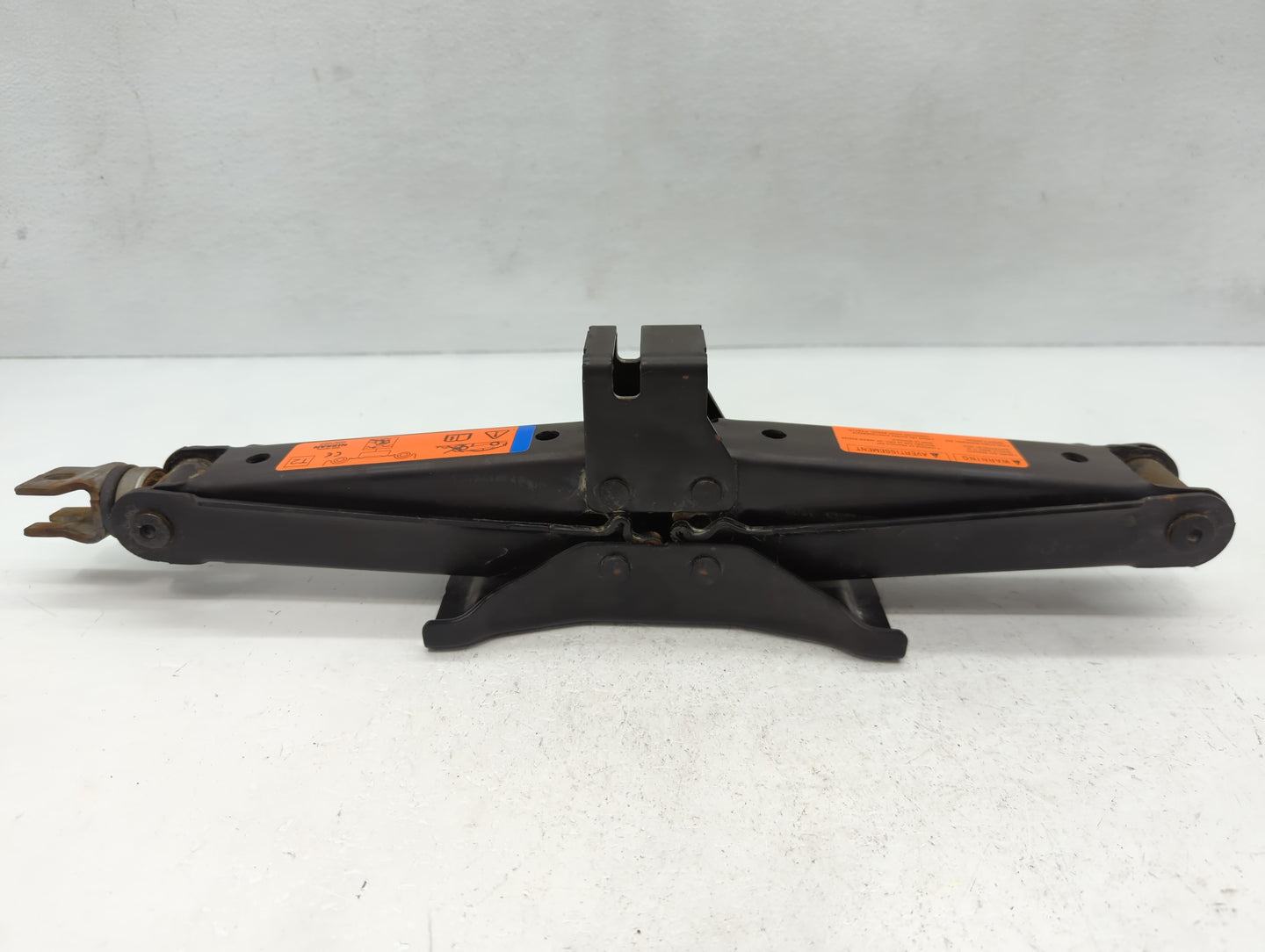 2019 Nissan Pathfinder Spare Scissor Car Jack - Oemusedautoparts1.com
