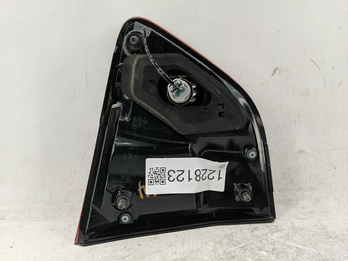 2017-2020 Nissan Pathfinder Tail Light Assembly Passenger Right OEM Fits Fits 2017 2018 2019 2020 OEM Used Auto Parts - Oemu