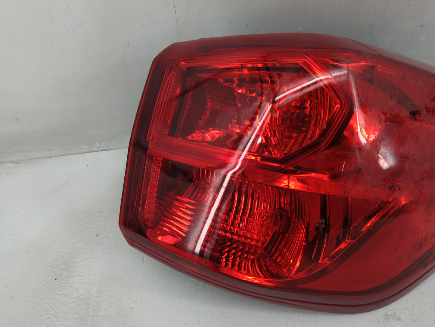2017-2020 Nissan Pathfinder Tail Light Assembly Passenger Right OEM P/N:949 698 Fits Fits 2017 2018 2019 2020 OEM Used Auto 