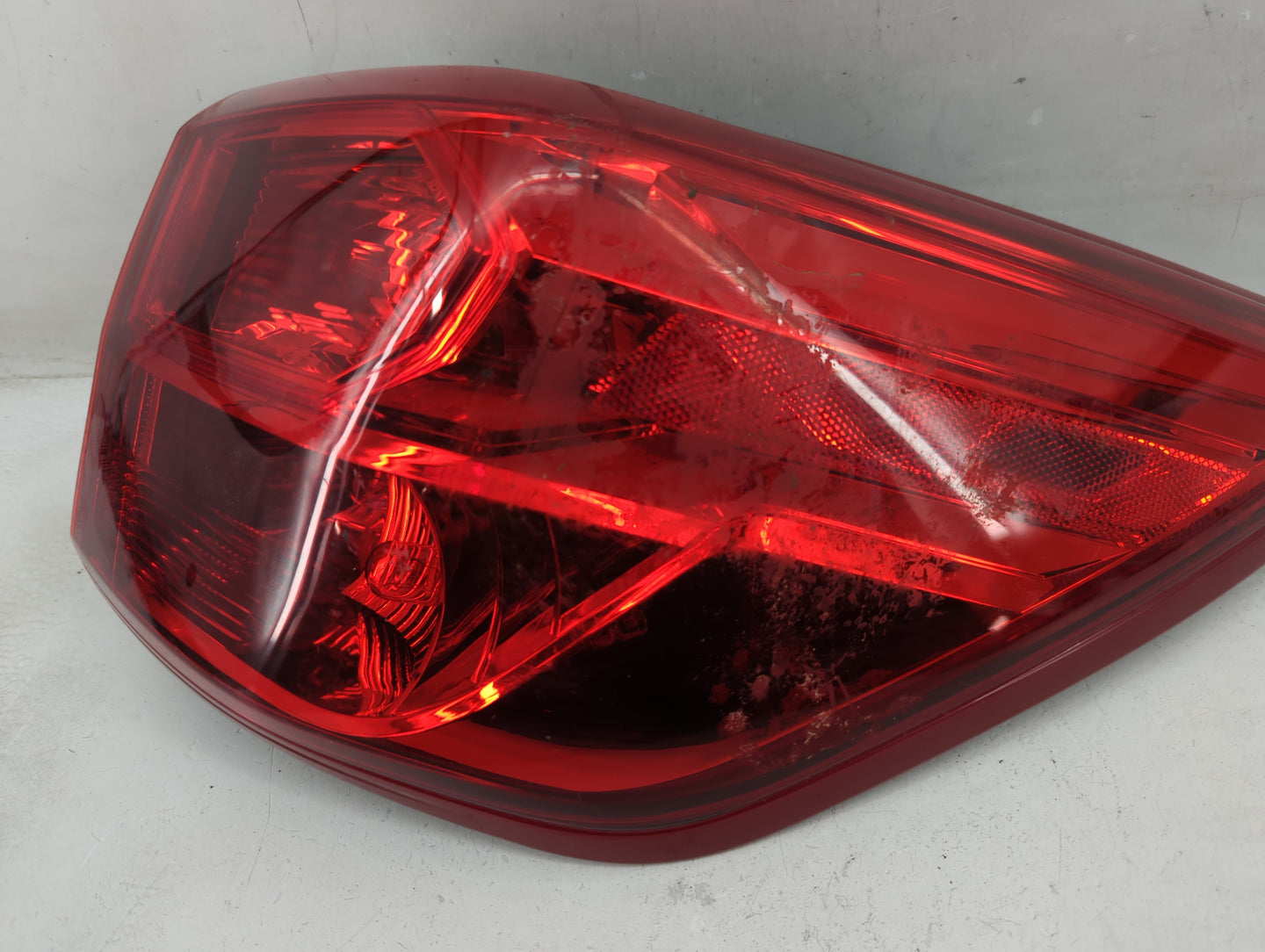 2017-2020 Nissan Pathfinder Tail Light Assembly Passenger Right OEM P/N:949 698 Fits Fits 2017 2018 2019 2020 OEM Used Auto 