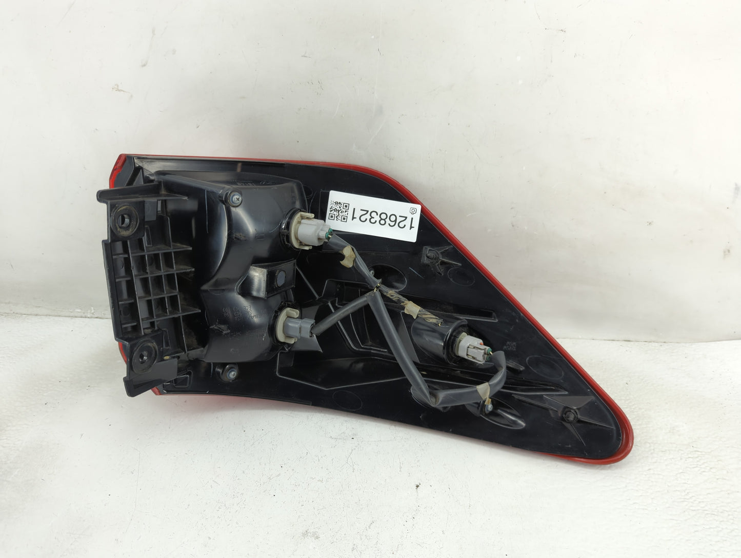 2017-2020 Nissan Pathfinder Tail Light Assembly Passenger Right OEM P/N:949 698 Fits Fits 2017 2018 2019 2020 OEM Used Auto 