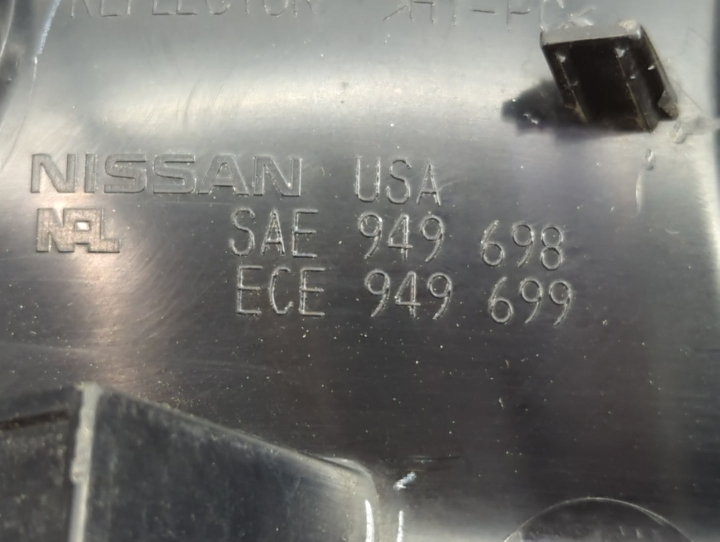 2017-2020 Nissan Pathfinder Tail Light Assembly Passenger Right OEM P/N:949 698 Fits Fits 2017 2018 2019 2020 OEM Used Auto 
