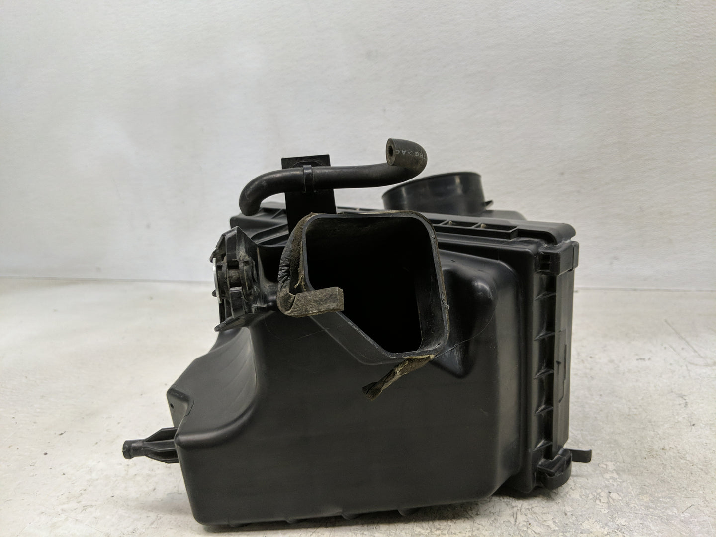 2019 Nissan Pathfinder Air Cleaner Intake-duct Hose Tube - Oemusedautoparts1.com