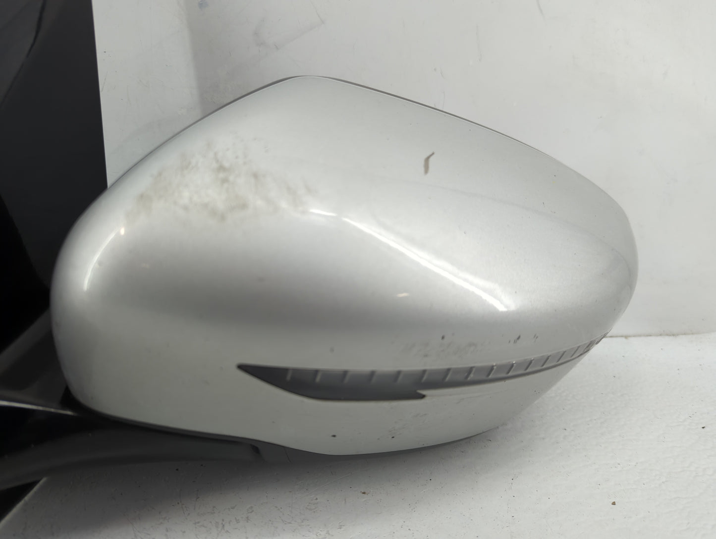 2018-2020 Nissan Pathfinder Driver Side View Mirror - Left Door Mirror OEM Used - Oemusedautoparts1.com