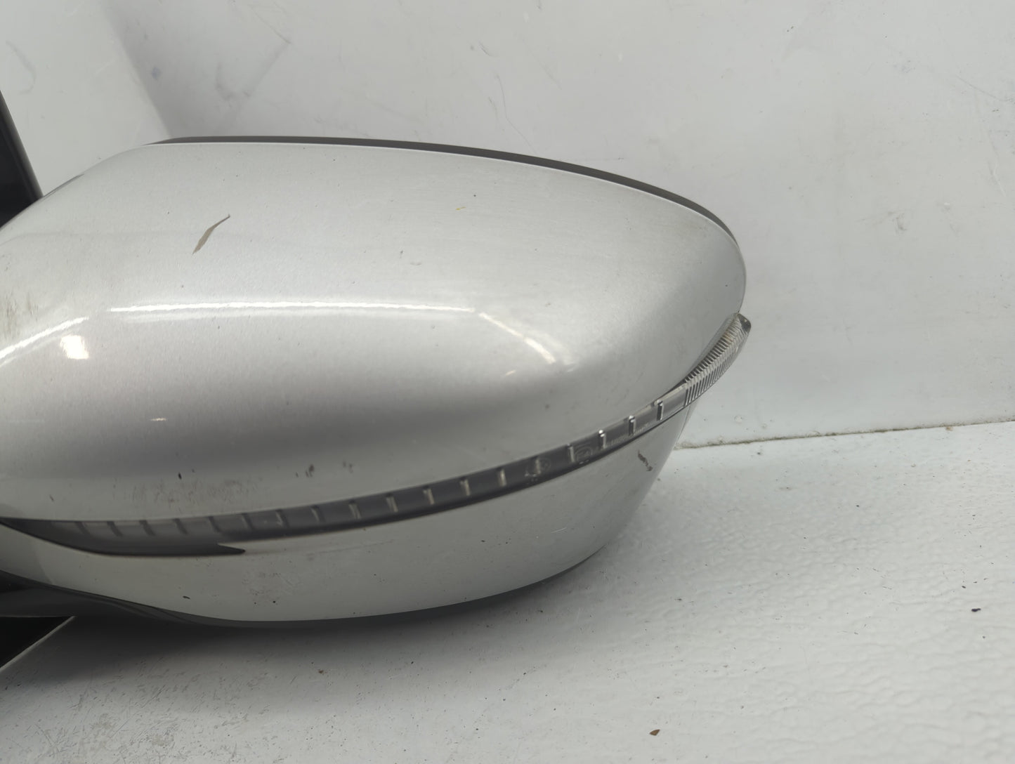 2018-2020 Nissan Pathfinder Driver Side View Mirror - Left Door Mirror OEM Used - Oemusedautoparts1.com