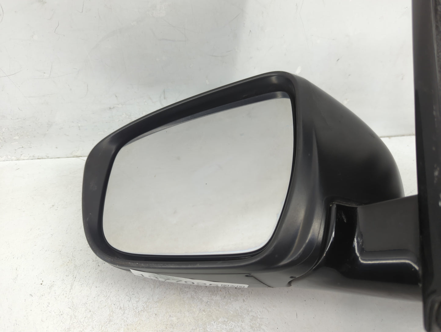 2018-2020 Nissan Pathfinder Driver Side View Mirror - Left Door Mirror OEM Used - Oemusedautoparts1.com