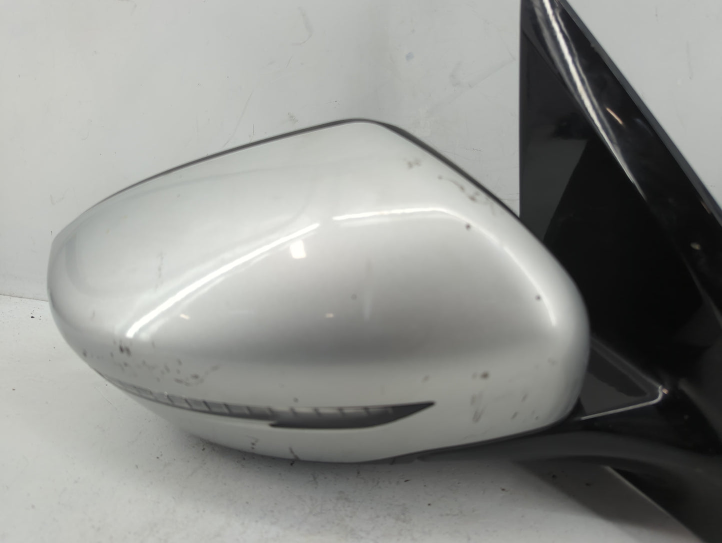 2018-2020 Nissan Pathfinder Passenger Side View Mirror - Right Door Mirror OEM Used - Oemusedautoparts1.com