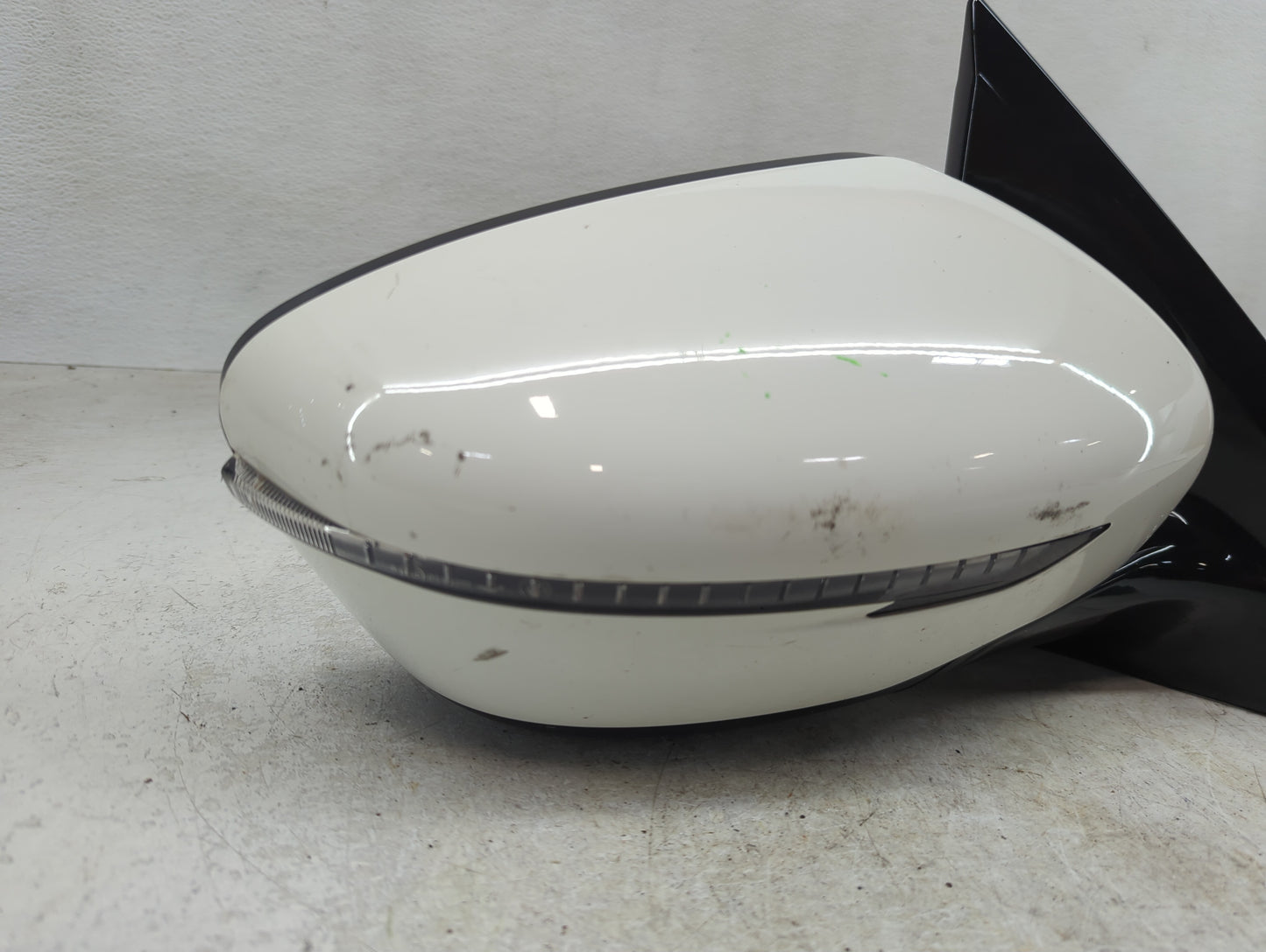 2018-2020 Nissan Pathfinder Passenger Side View Mirror - Right Door Mirror OEM Used - Oemusedautoparts1.com