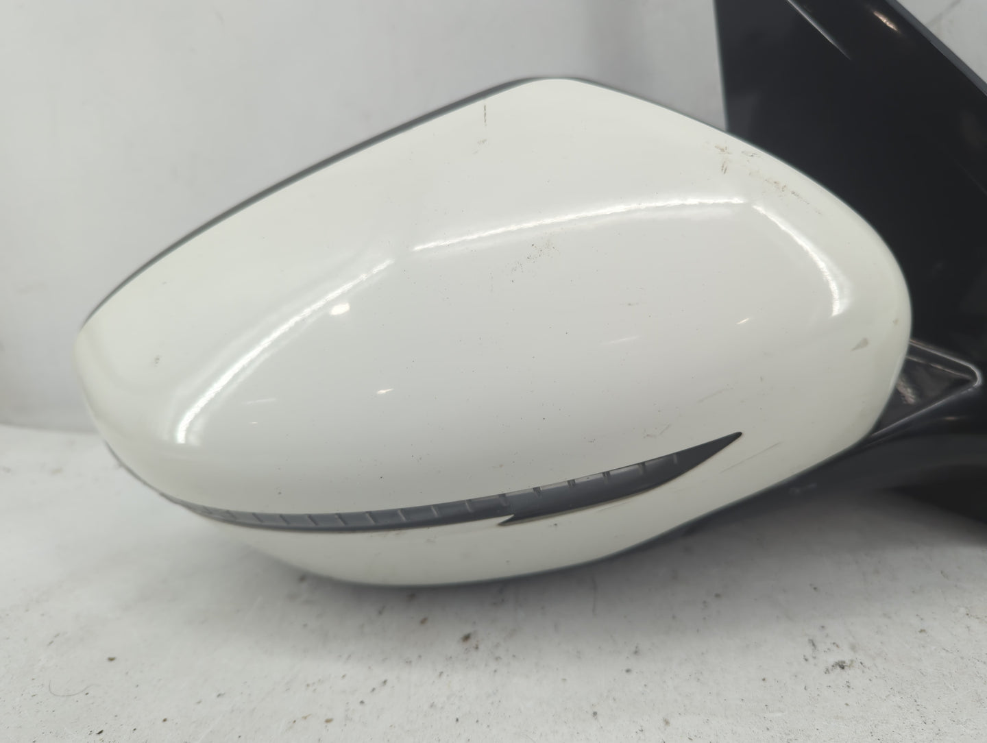2018-2020 Nissan Pathfinder Passenger Side View Mirror - Right Door Mirror OEM Used - Oemusedautoparts1.com