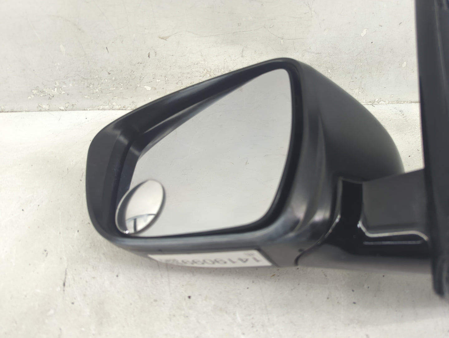 2018-2020 Nissan Pathfinder Driver Side View Mirror - Left Door Mirror OEM Used - Oemusedautoparts1.com