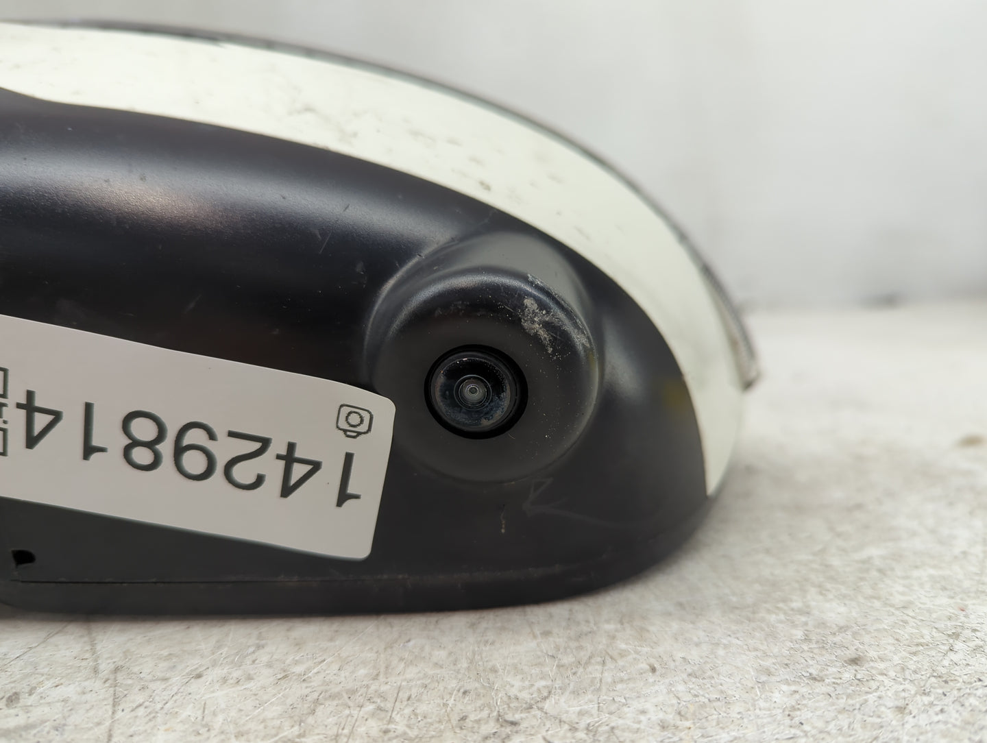 2018-2020 Nissan Pathfinder Driver Side View Mirror - Left Door Mirror OEM Used - Oemusedautoparts1.com