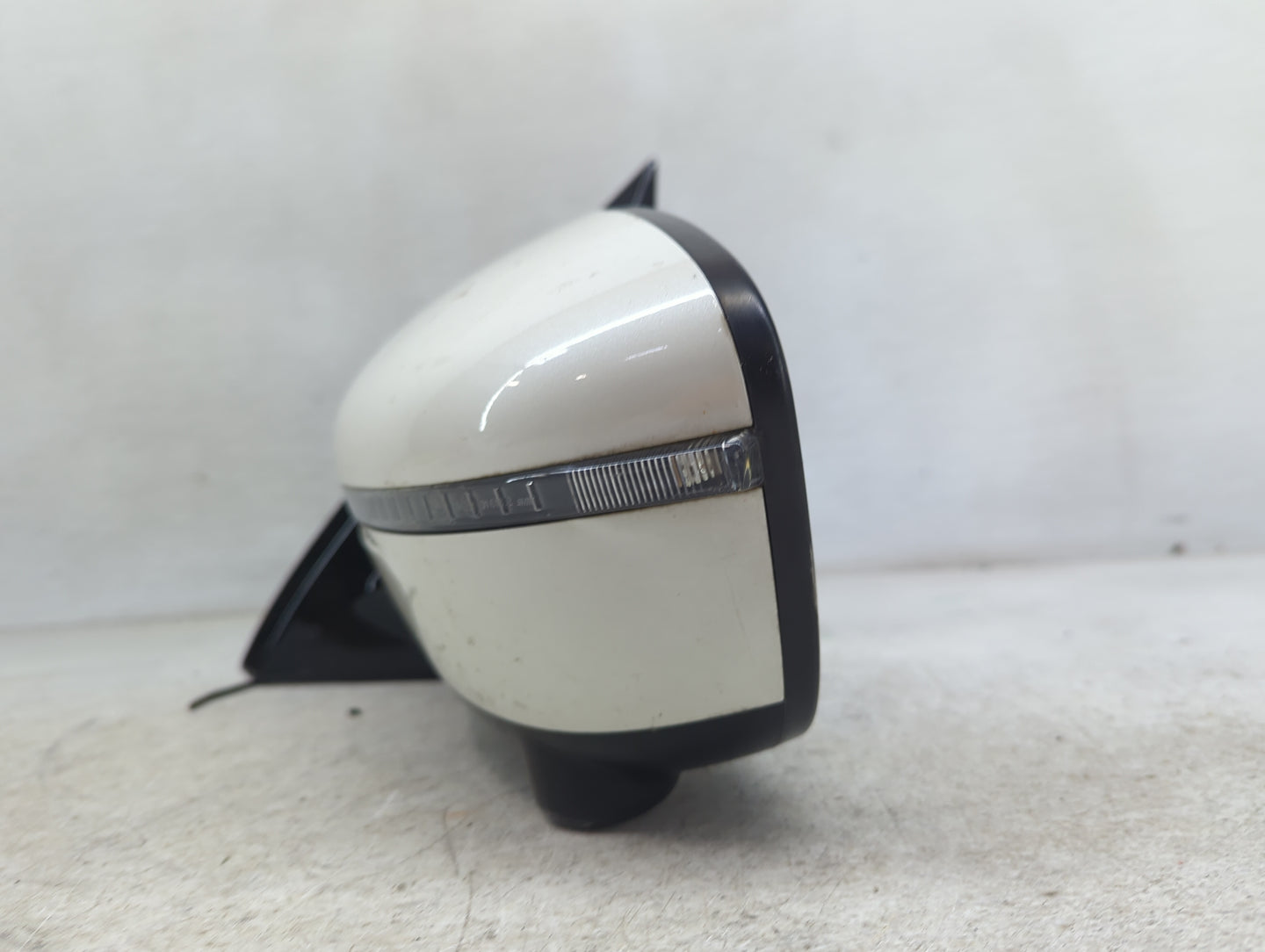 2018-2020 Nissan Pathfinder Driver Side View Mirror - Left Door Mirror OEM Used - Oemusedautoparts1.com