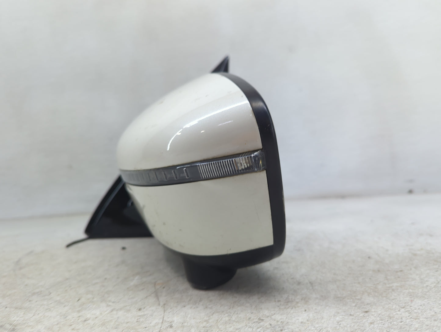 2018-2020 Nissan Pathfinder Driver Side View Mirror - Left Door Mirror OEM Used - Oemusedautoparts1.com