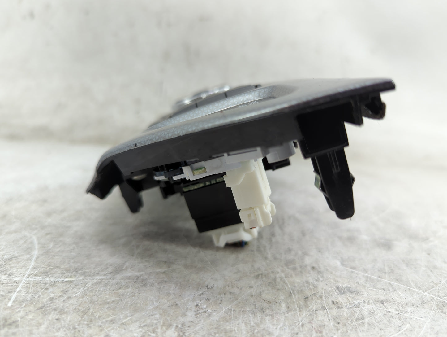 2018-2020 Nissan Pathfinder Radio Control Panel - Oemusedautoparts1.com