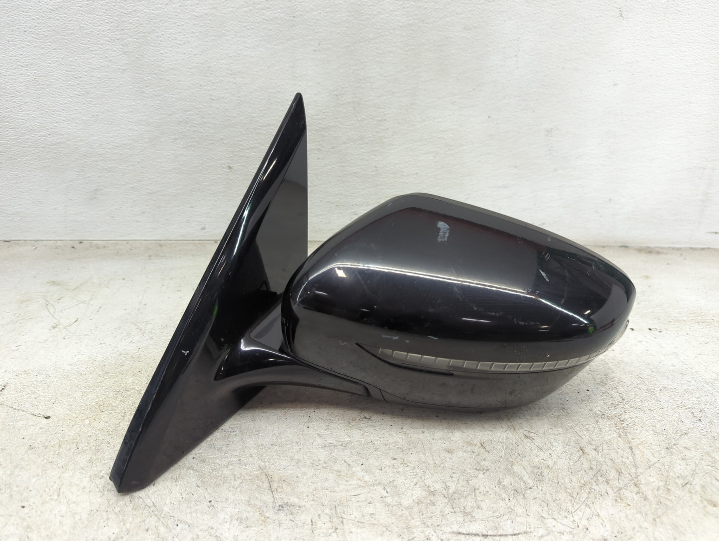 2018-2020 Nissan Pathfinder Driver Side View Mirror - Left Door Mirror OEM Used - Oemusedautoparts1.com