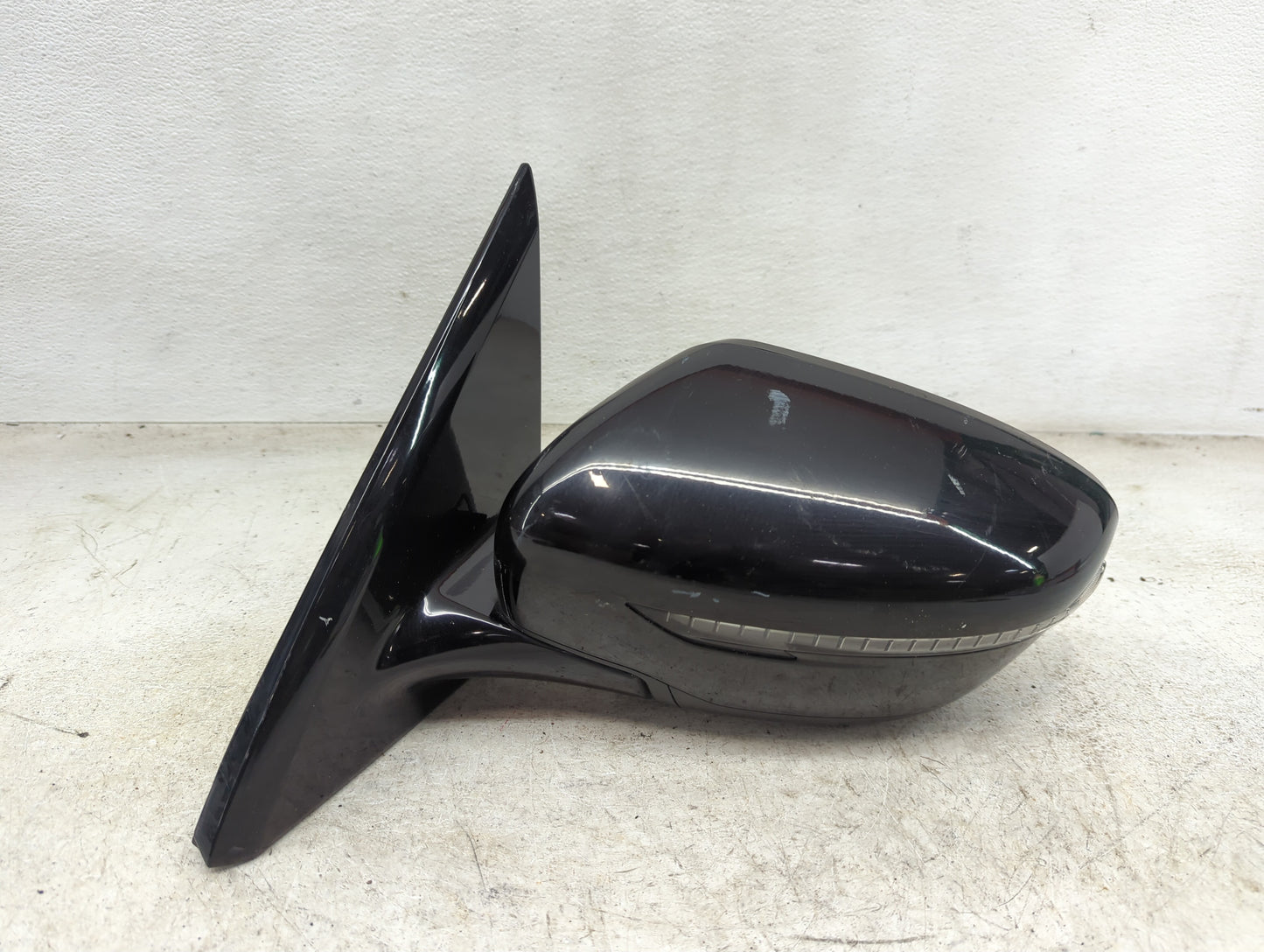 2018-2020 Nissan Pathfinder Driver Side View Mirror - Left Door Mirror OEM Used - Oemusedautoparts1.com
