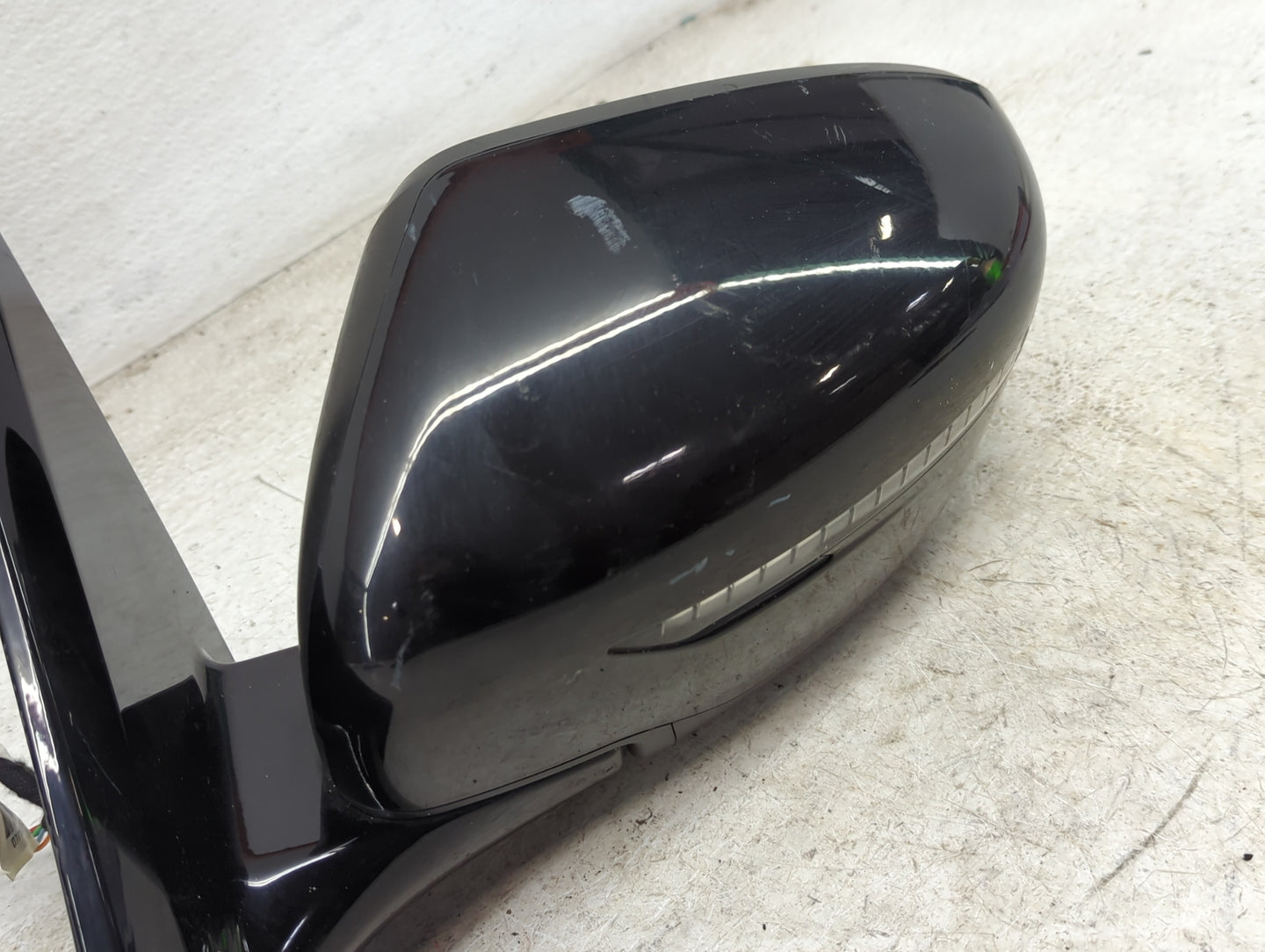 2018-2020 Nissan Pathfinder Driver Side View Mirror - Left Door Mirror OEM Used - Oemusedautoparts1.com