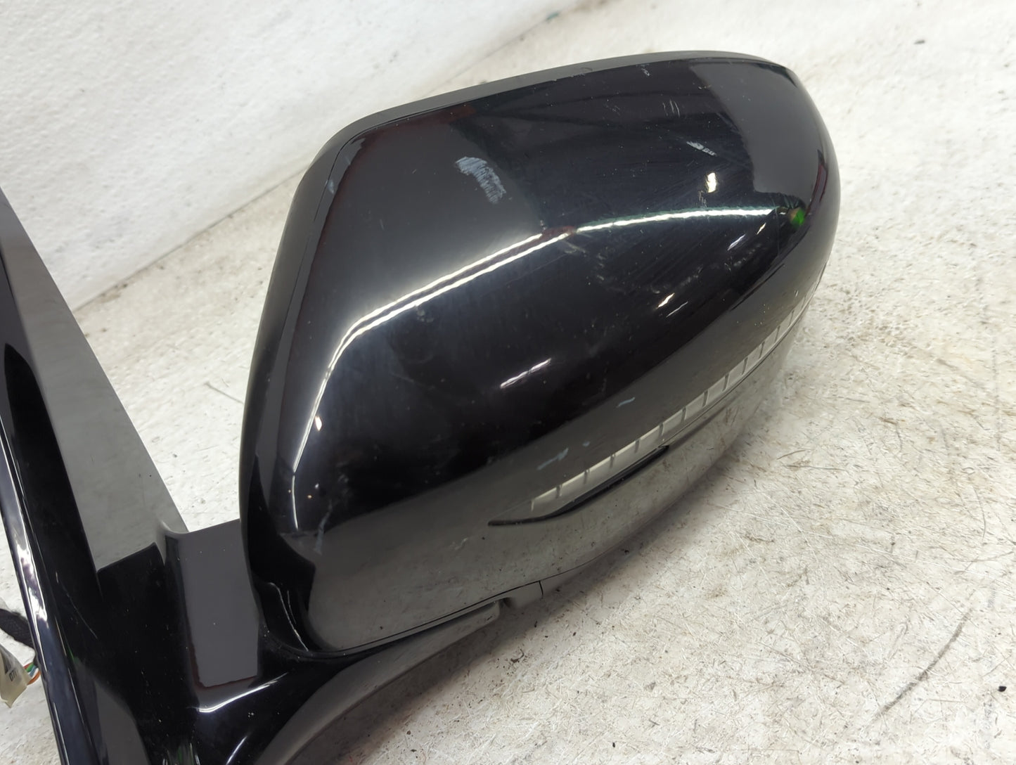 2018-2020 Nissan Pathfinder Driver Side View Mirror - Left Door Mirror OEM Used - Oemusedautoparts1.com