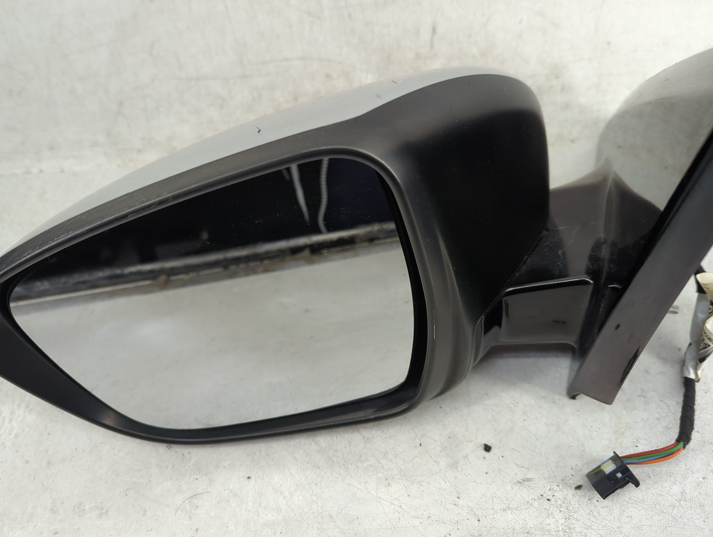 2018-2020 Nissan Pathfinder Driver Side View Mirror - Left Door Mirror OEM Used - Oemusedautoparts1.com