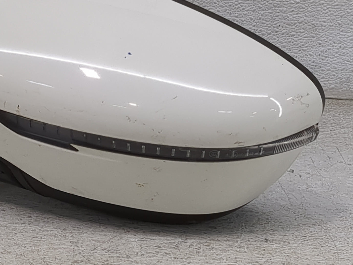2018-2020 Nissan Pathfinder Driver Side View Mirror - Left Door Mirror OEM Used - Oemusedautoparts1.com