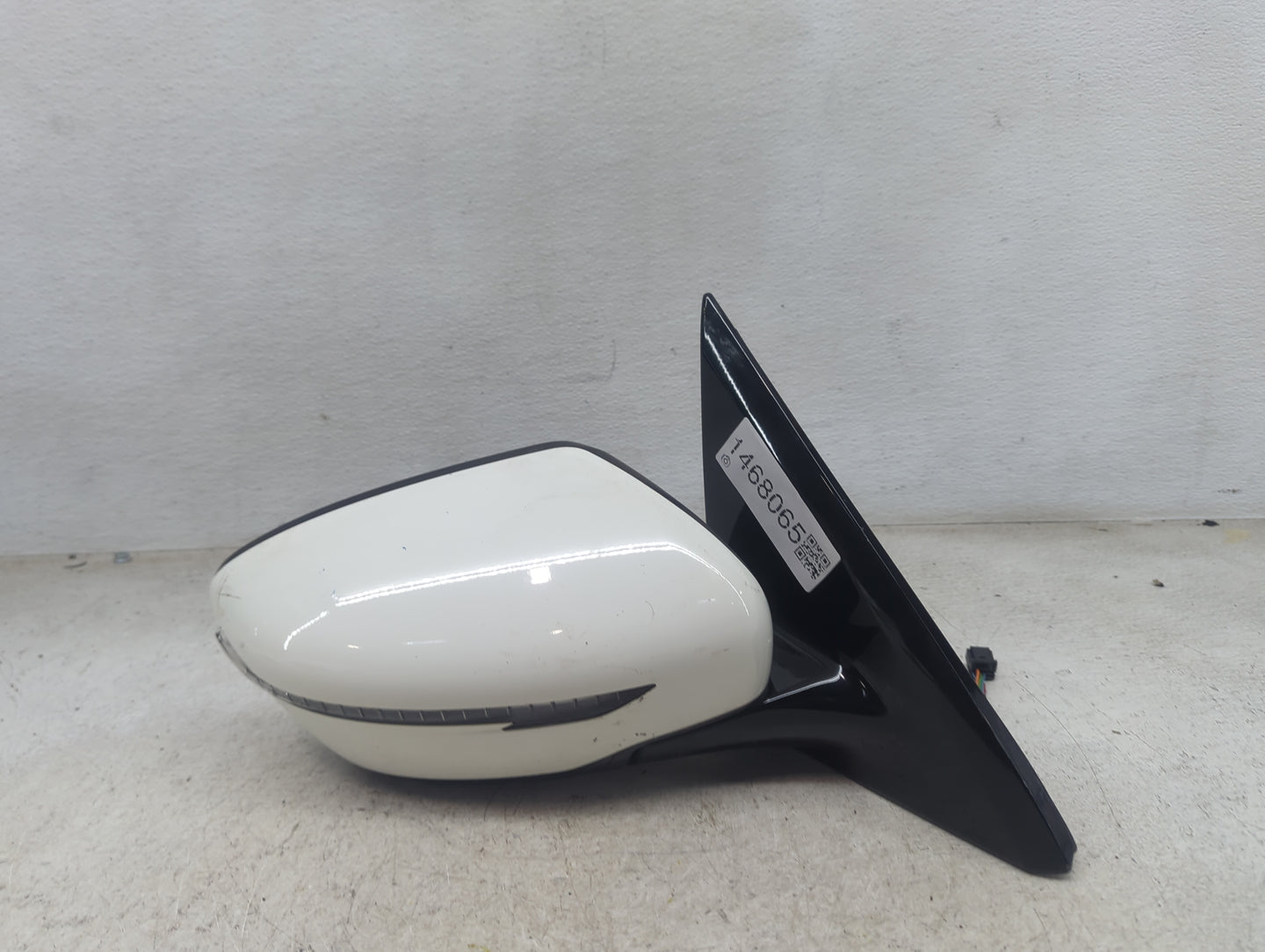 2018-2020 Nissan Pathfinder Passenger Side View Mirror - Right Door Mirror OEM Used - Oemusedautoparts1.com