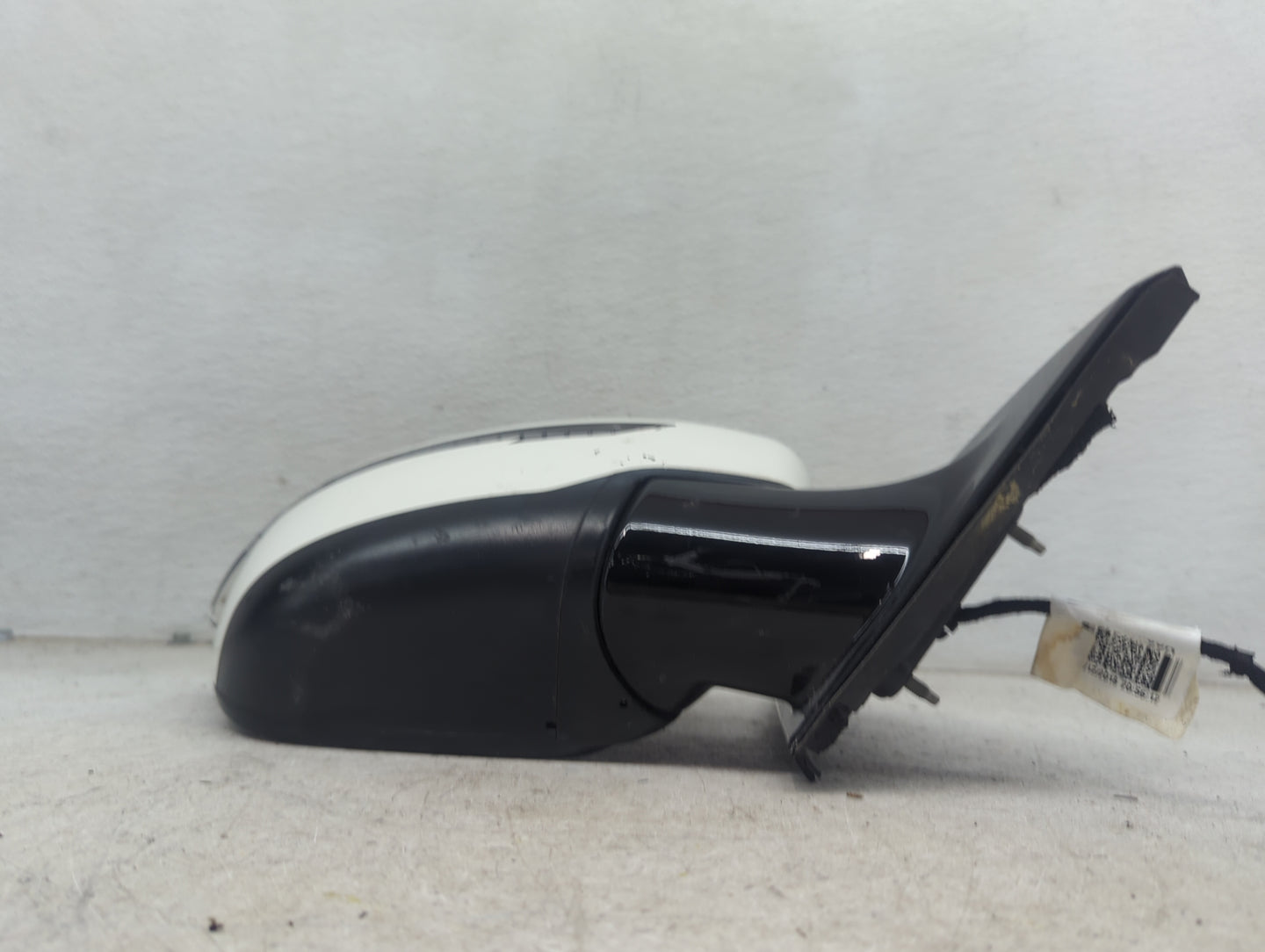 2018-2020 Nissan Pathfinder Passenger Side View Mirror - Right Door Mirror OEM Used - Oemusedautoparts1.com