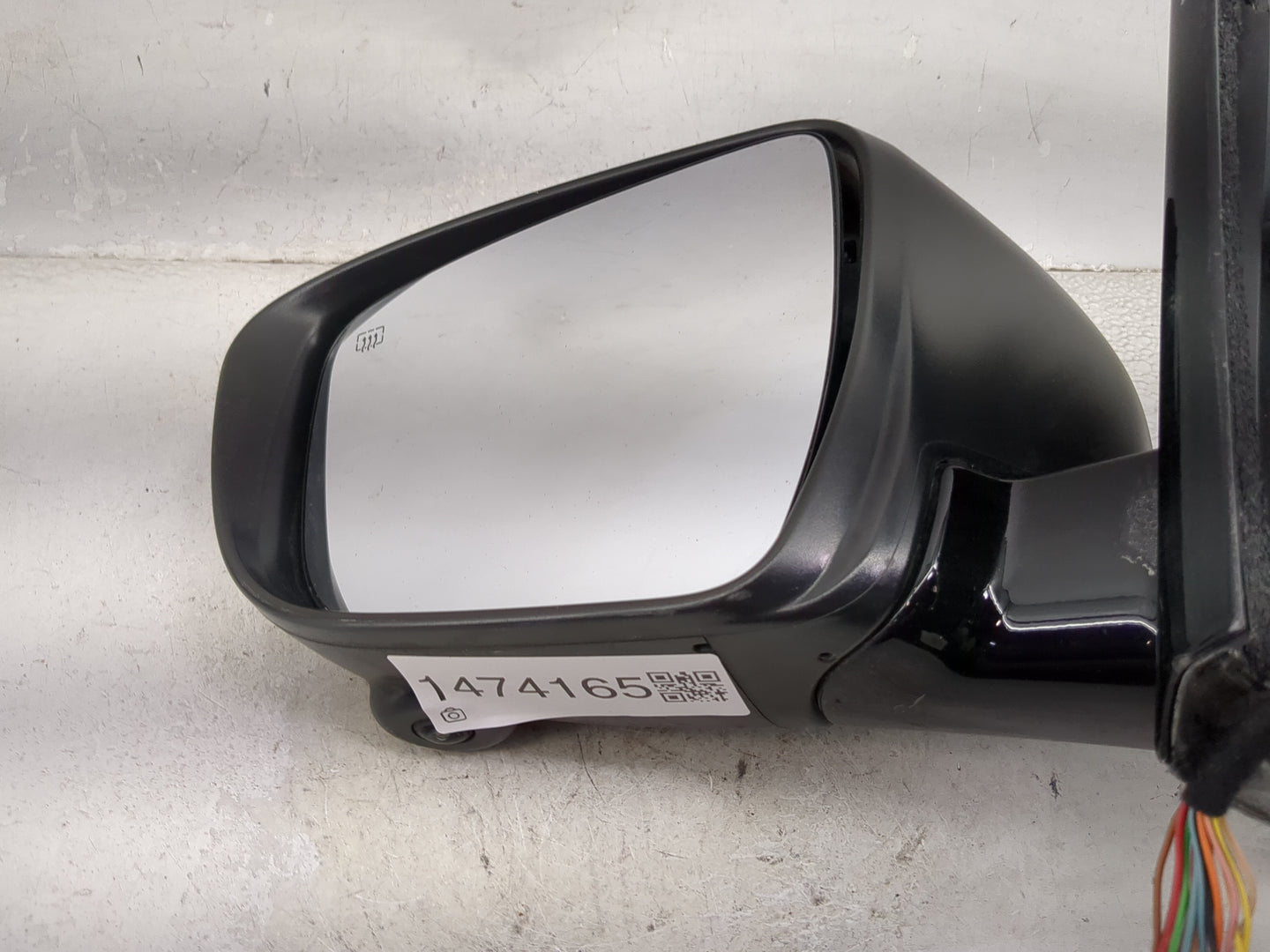 2018-2020 Nissan Pathfinder Driver Side View Mirror - Left Door Mirror OEM Used - Oemusedautoparts1.com