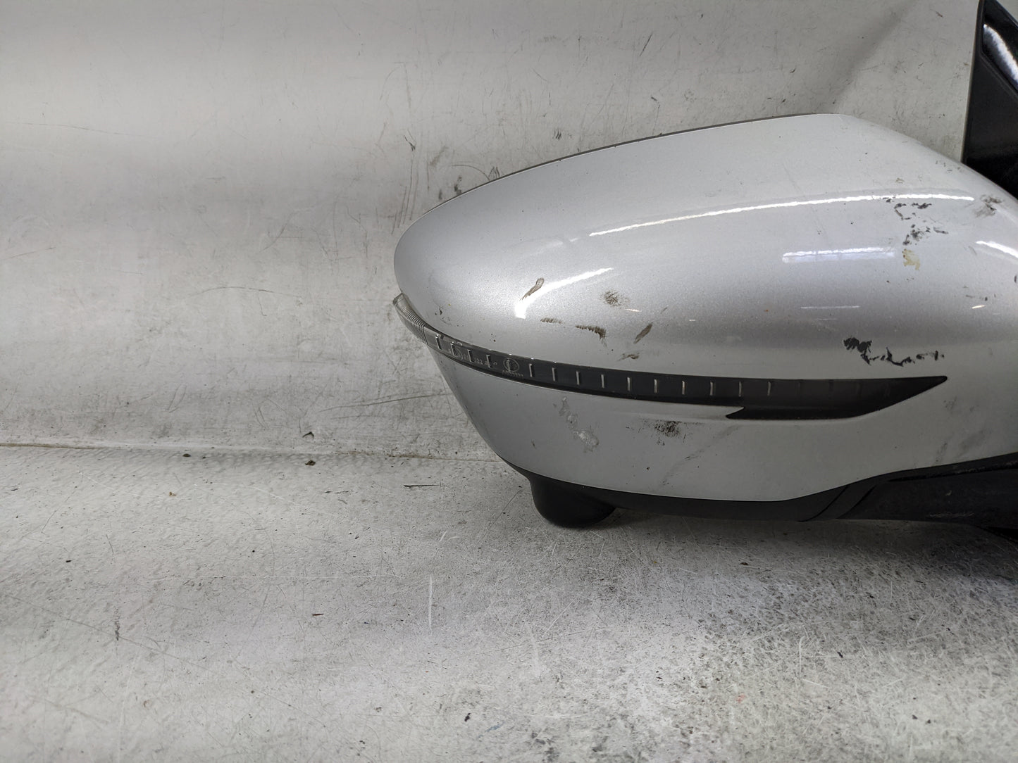 2018-2020 Nissan Pathfinder Passenger Side View Mirror - Right Door Mirror OEM Used - Oemusedautoparts1.com