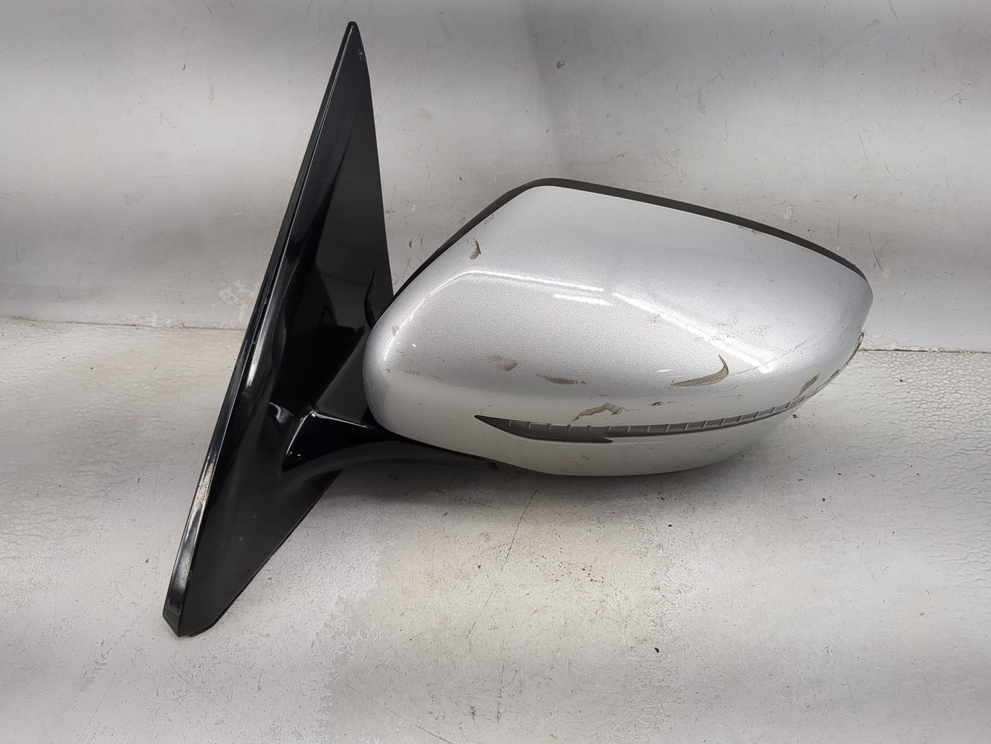 2018-2020 Nissan Pathfinder Driver Side View Mirror - Left Door Mirror OEM Used - Oemusedautoparts1.com