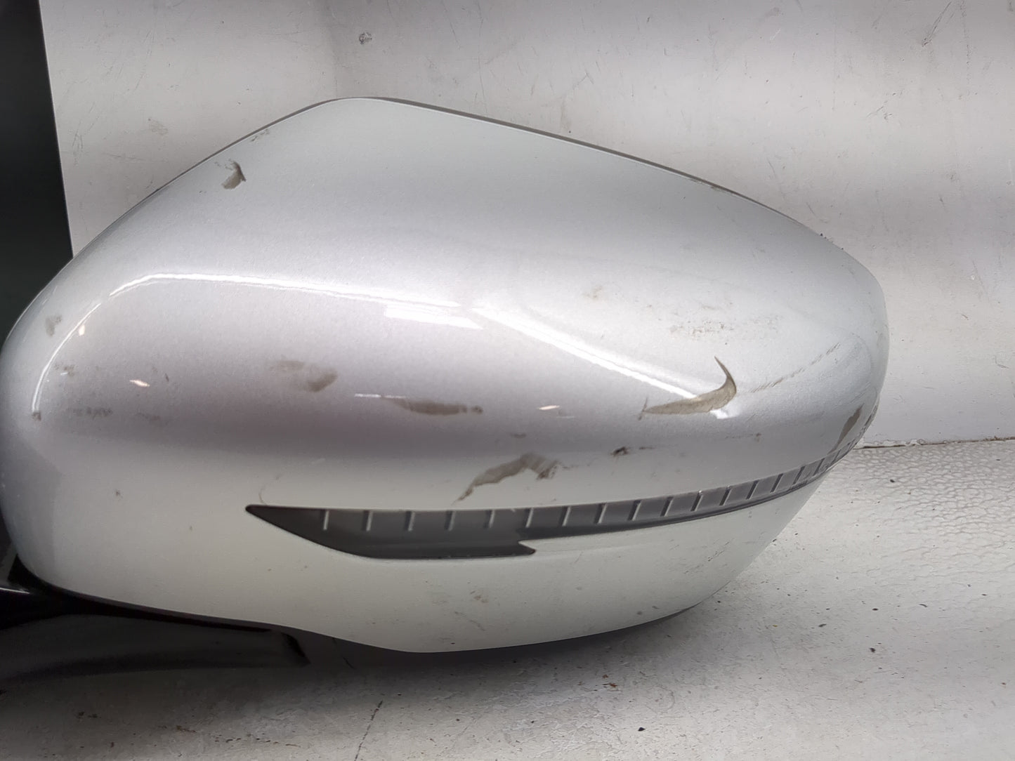 2018-2020 Nissan Pathfinder Driver Side View Mirror - Left Door Mirror OEM Used - Oemusedautoparts1.com