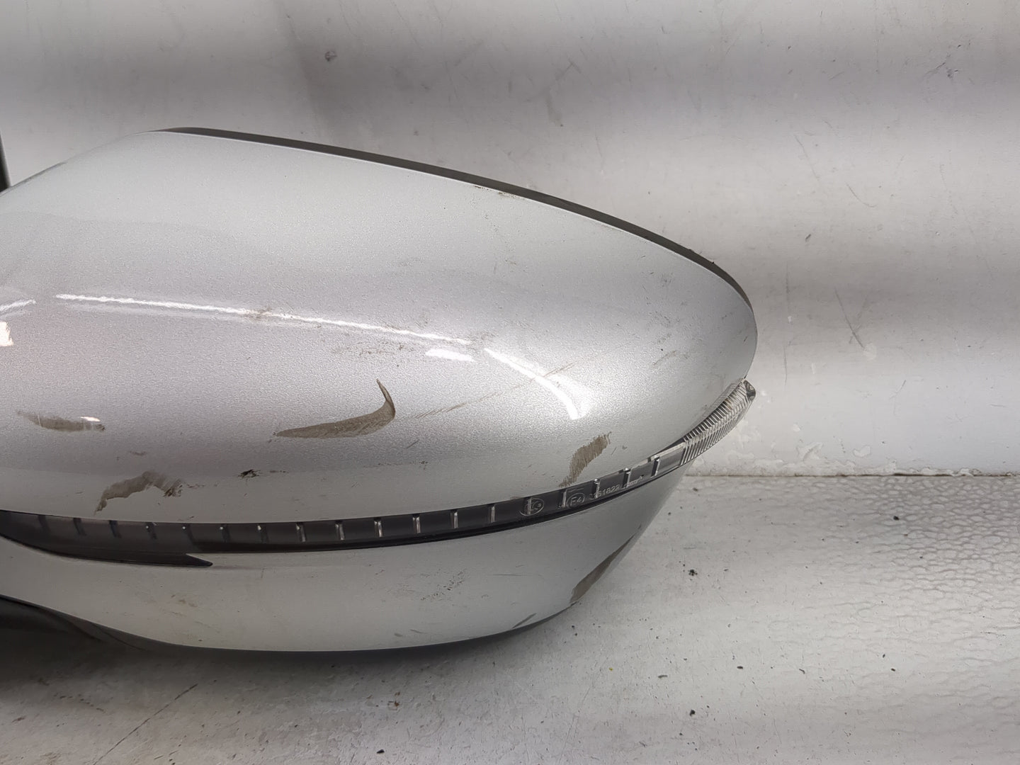 2018-2020 Nissan Pathfinder Driver Side View Mirror - Left Door Mirror OEM Used - Oemusedautoparts1.com