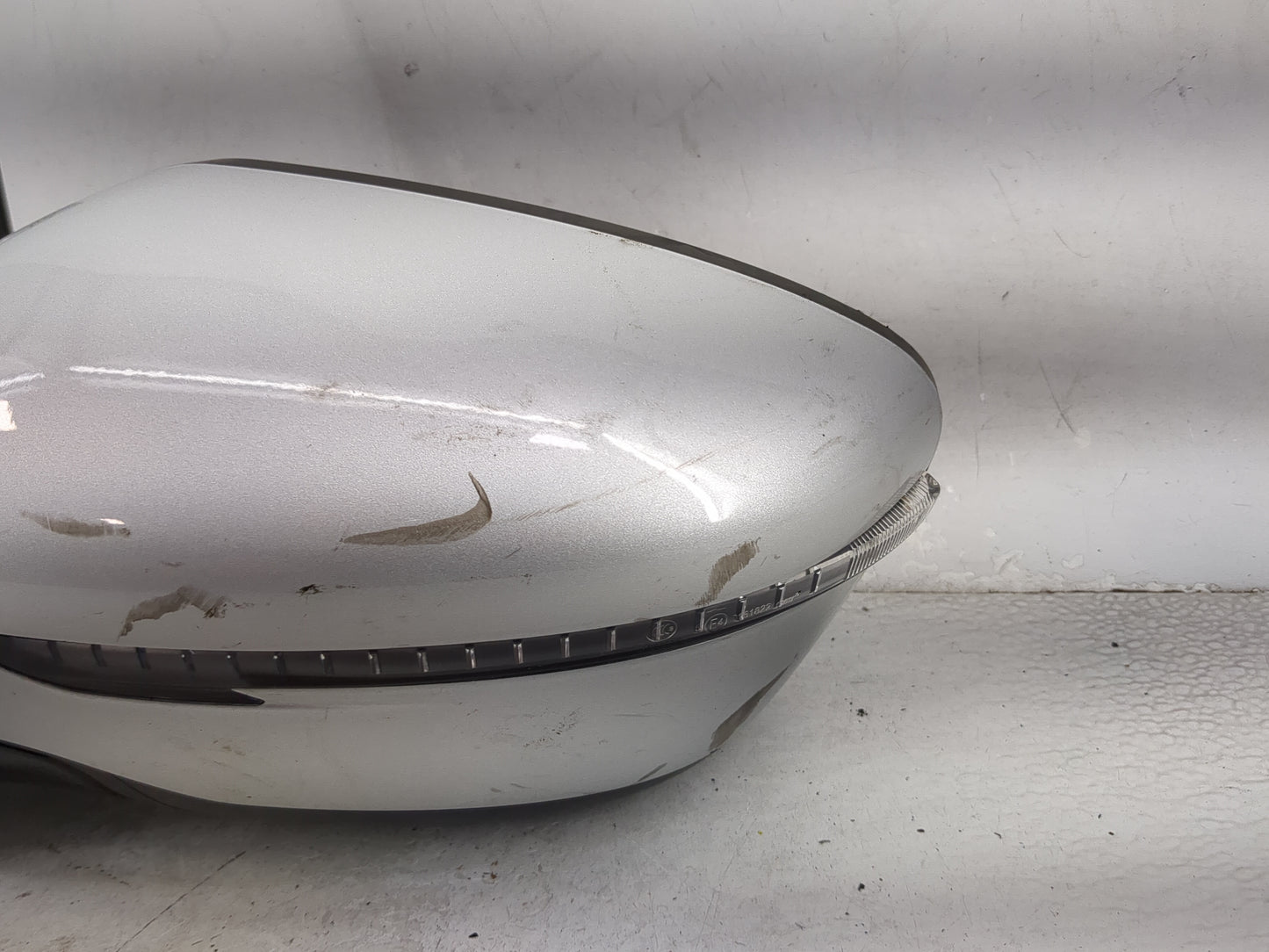 2018-2020 Nissan Pathfinder Driver Side View Mirror - Left Door Mirror OEM Used - Oemusedautoparts1.com