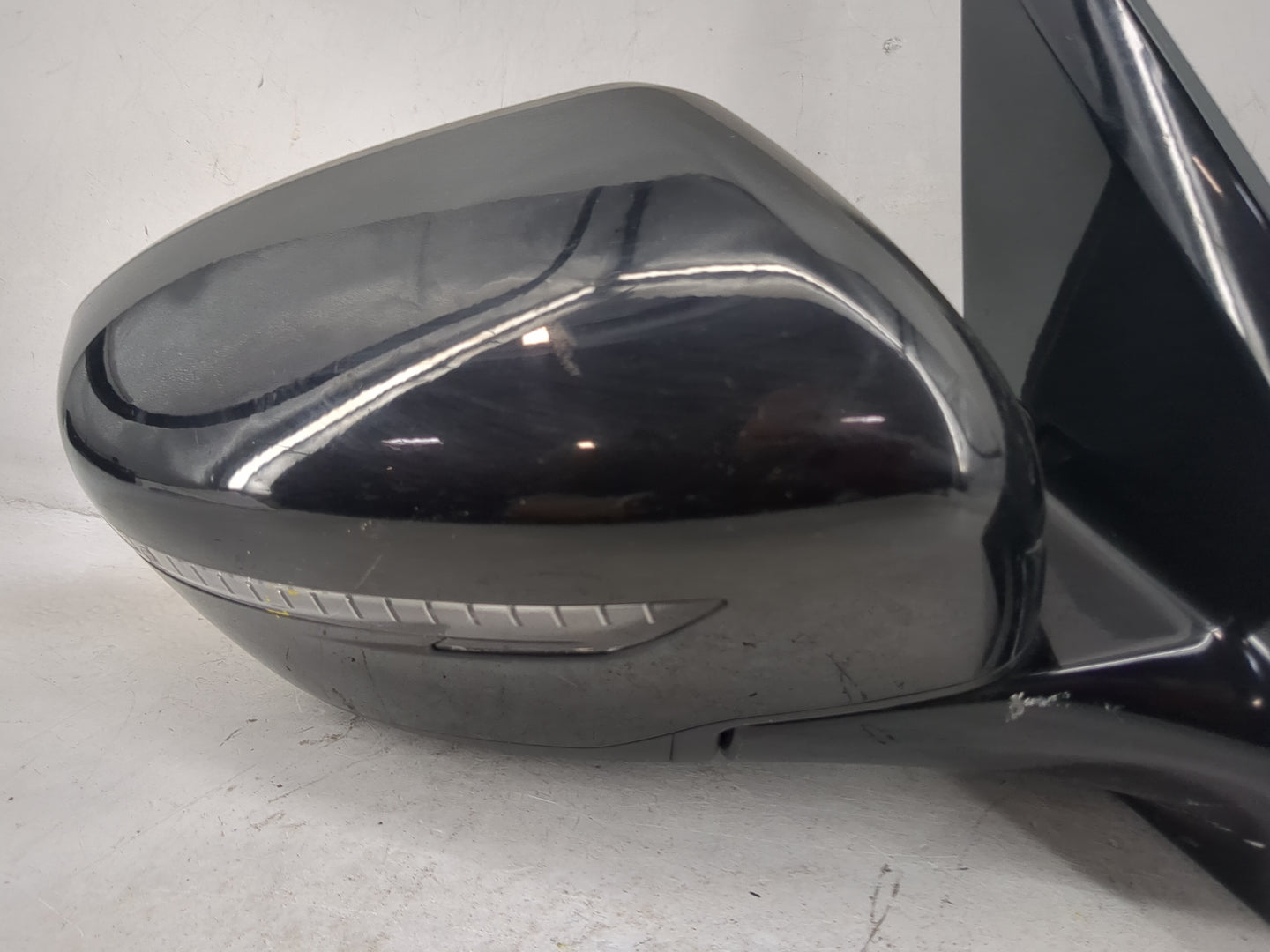 2018-2020 Nissan Pathfinder Passenger Side View Mirror - Right Door Mirror OEM Used - Oemusedautoparts1.com