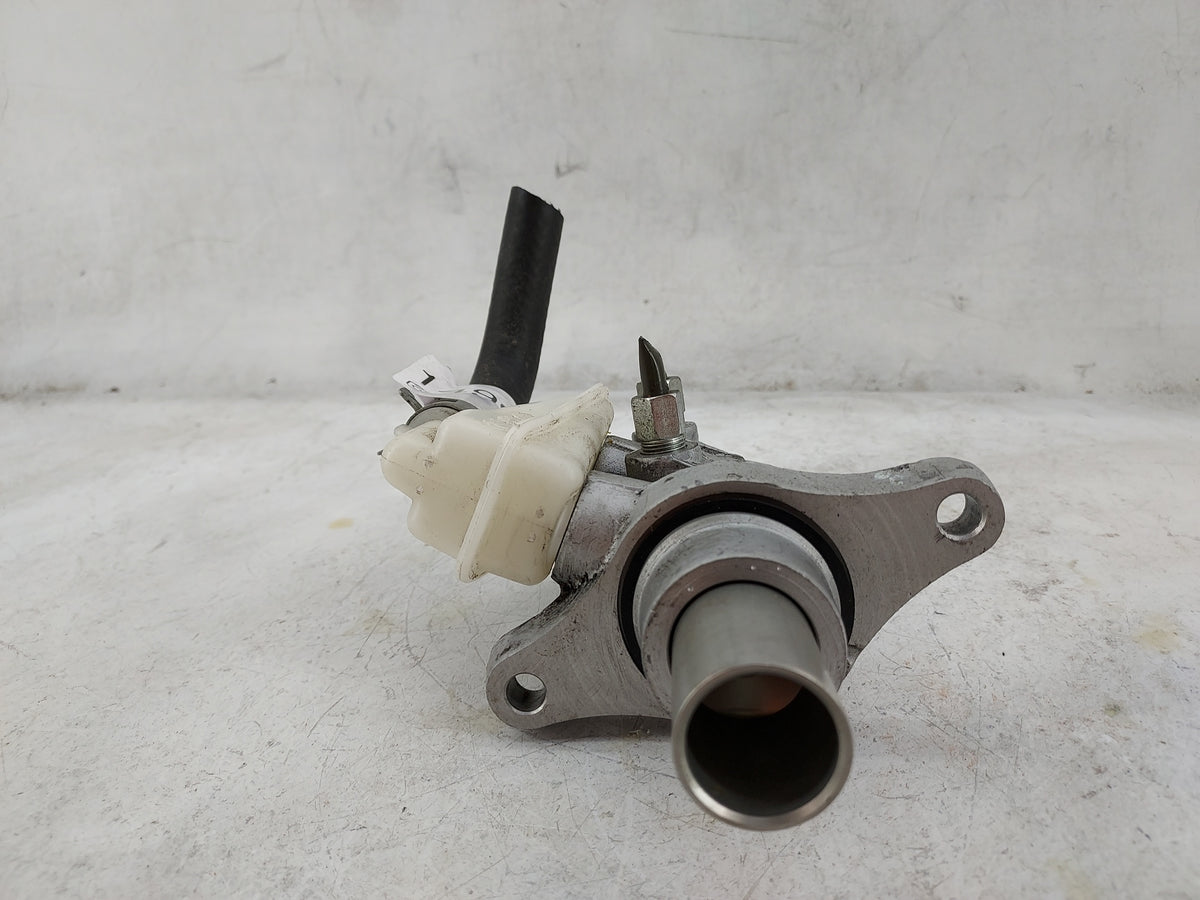 2013-2020 Nissan Pathfinder Brake Master Cylinder 1499099 - Oemusedautoparts1.com