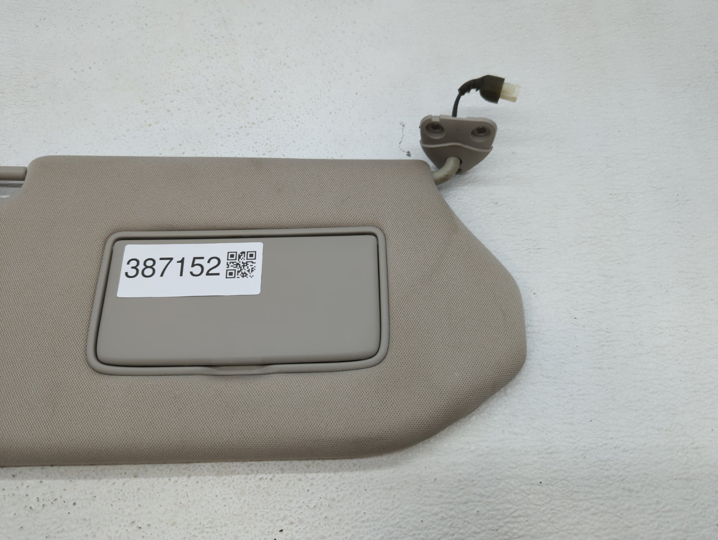 2019-2020 Nissan Pathfinder Sun Visor Shade Replacement Passenger Right Mirror Fits Fits 2019 2020 OEM Used Auto Parts - Oem