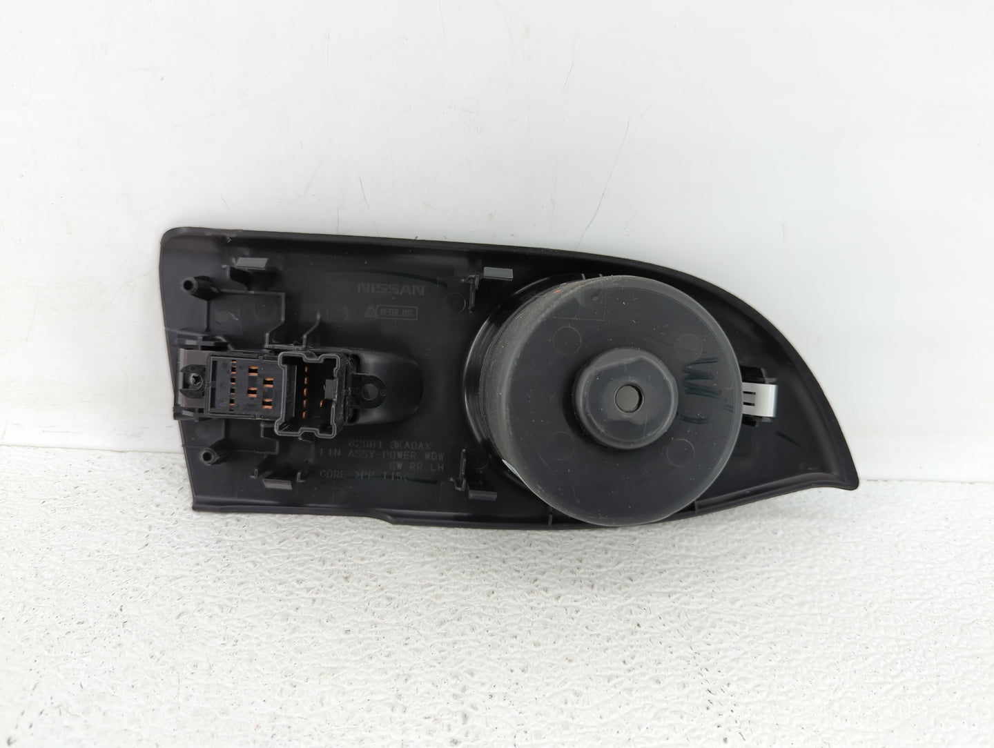 2019 Nissan Pathfinder Passenger Right Power Window Switch - Oemusedautoparts1.com