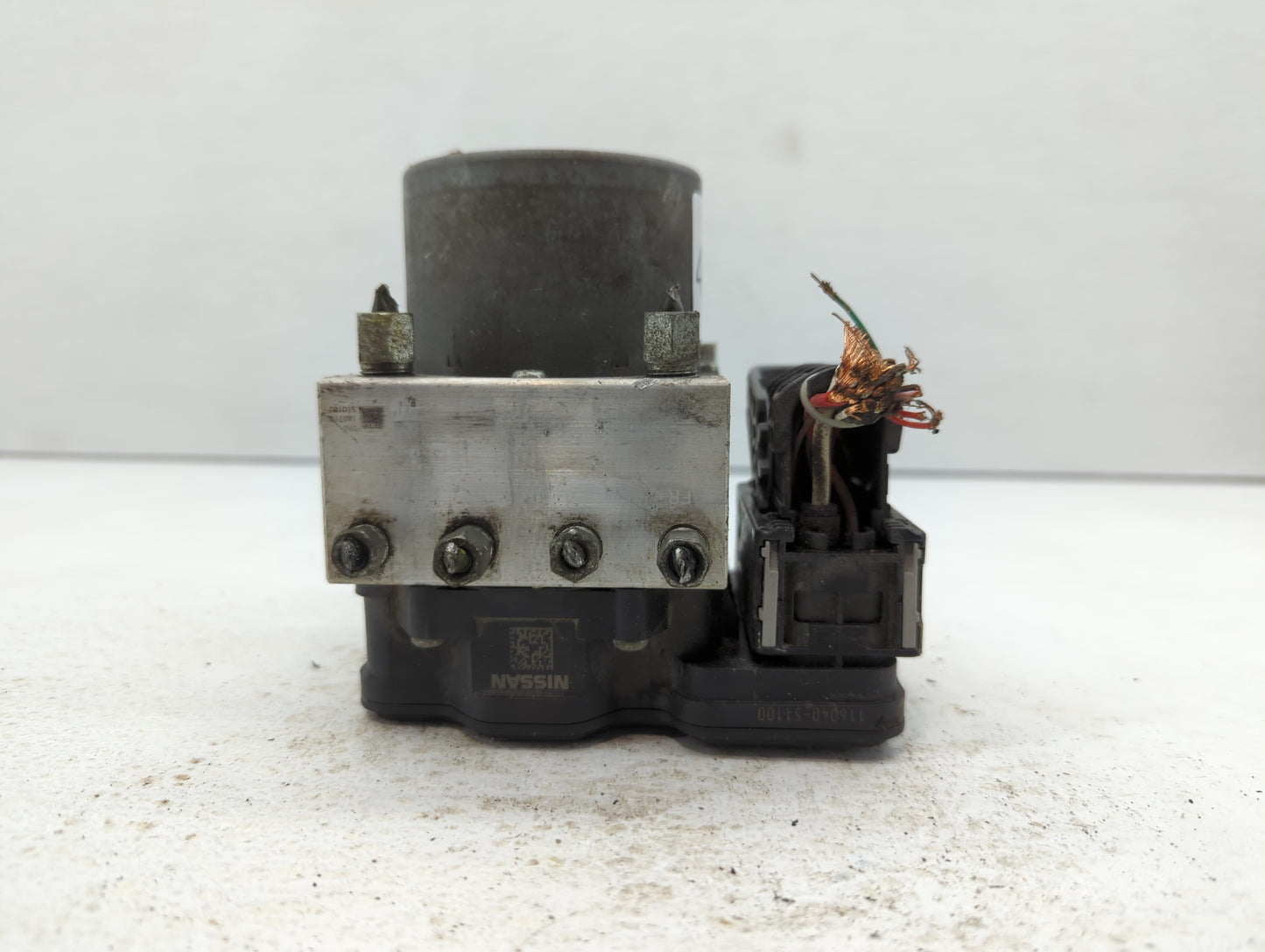 2019 Nissan Pathfinder ABS Pump Control Module Replacement P/N:116040-51100 Fits OEM Used Auto Parts - Oemusedautoparts1.com