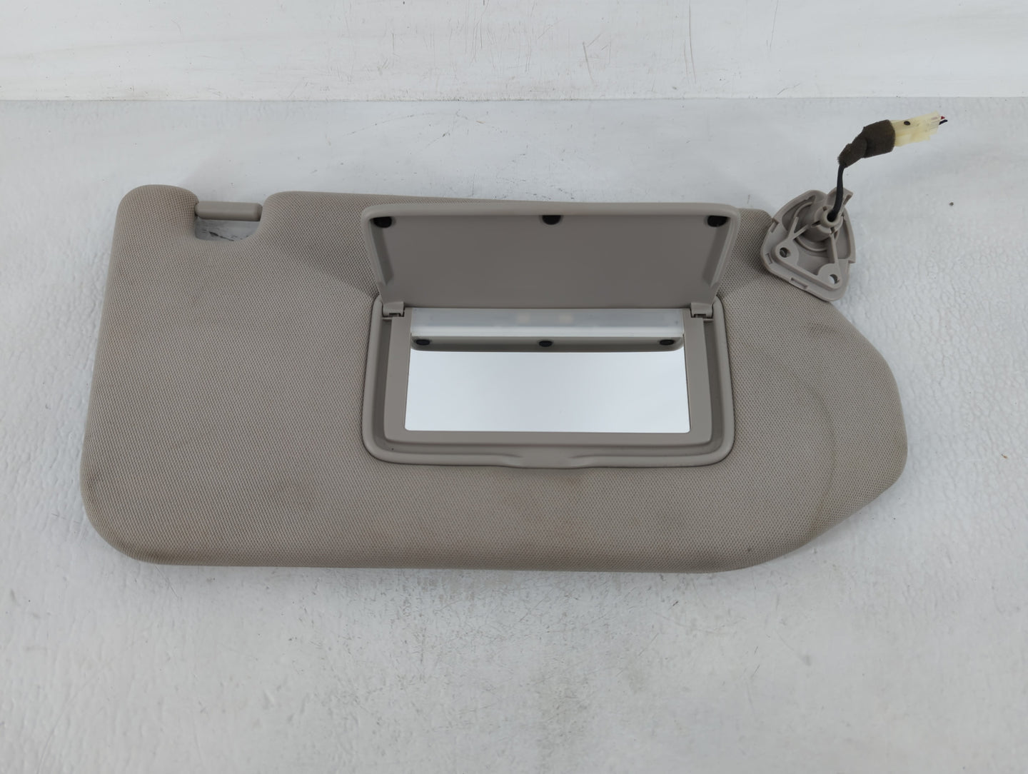 2019-2020 Nissan Pathfinder Sun Visor Shade Replacement Driver Left Mirror Fits Fits 2019 2020 OEM Used Auto Parts - Oemused