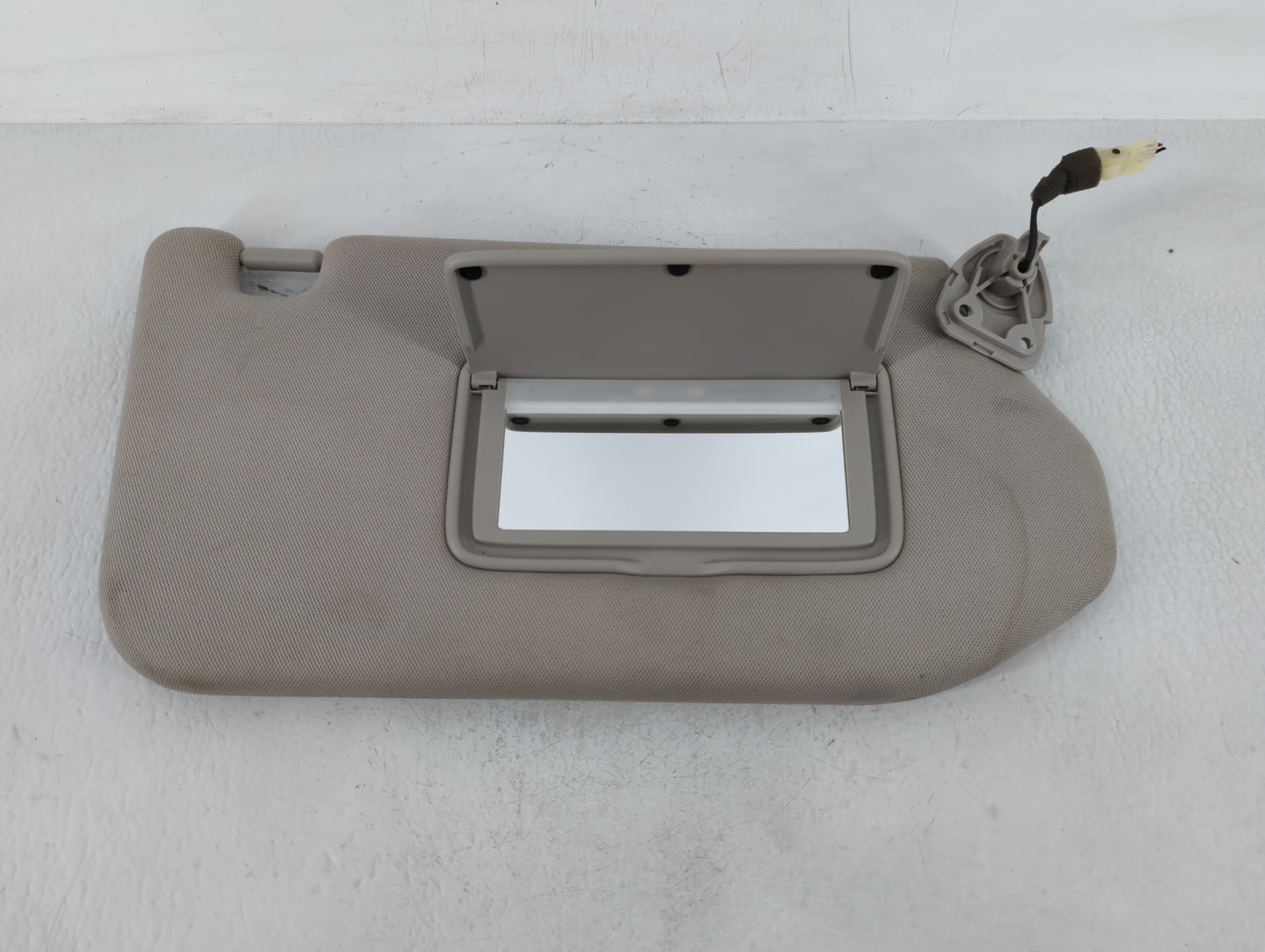 2019-2020 Nissan Pathfinder Sun Visor Shade Replacement Driver Left Mirror Fits Fits 2019 2020 OEM Used Auto Parts - Oemused