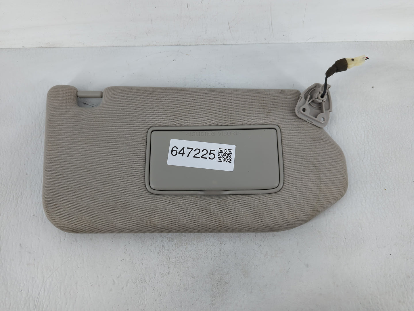 2019-2020 Nissan Pathfinder Sun Visor Shade Replacement Driver Left Mirror Fits Fits 2019 2020 OEM Used Auto Parts - Oemused