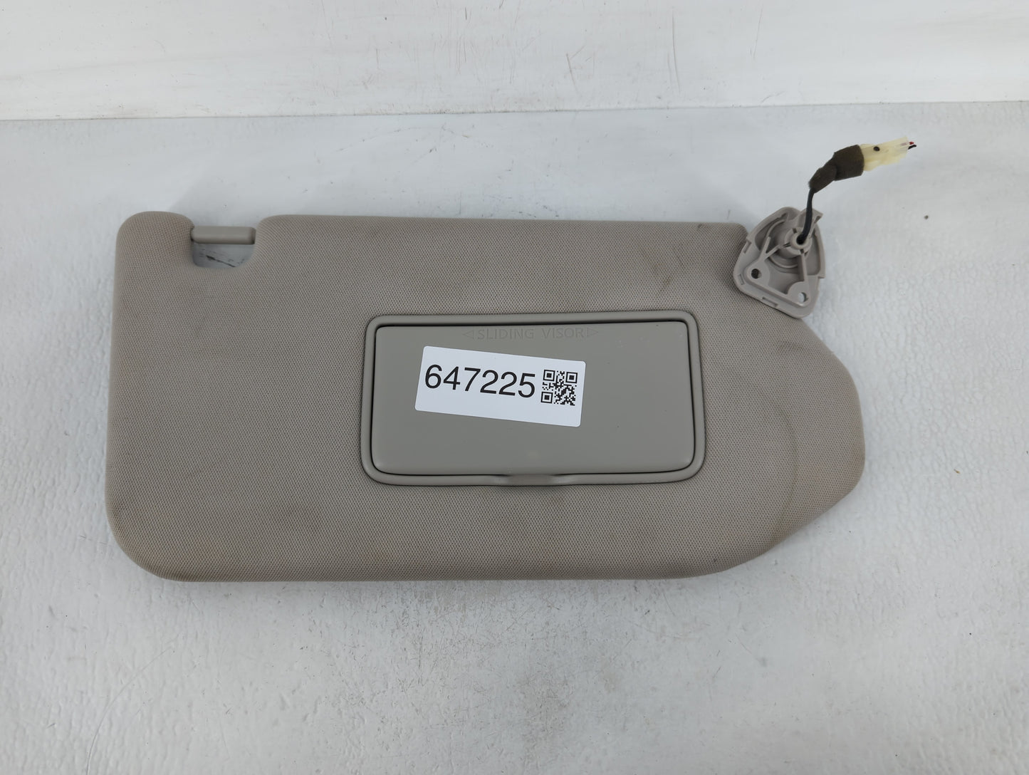 2019-2020 Nissan Pathfinder Sun Visor Shade Replacement Driver Left Mirror Fits Fits 2019 2020 OEM Used Auto Parts - Oemused