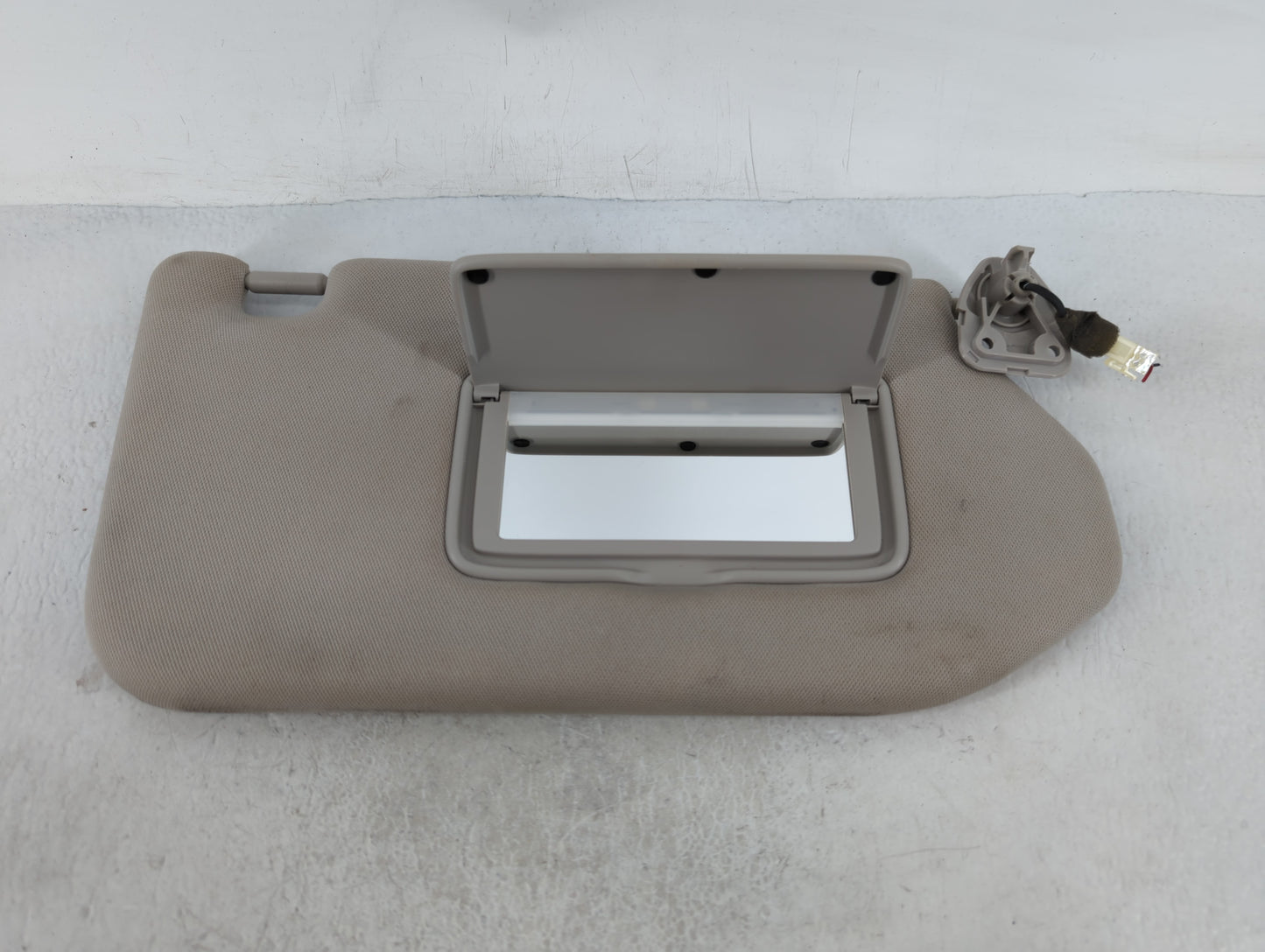 2019-2020 Nissan Pathfinder Sun Visor Shade Replacement Passenger Right Mirror Fits Fits 2019 2020 OEM Used Auto Parts - Oem
