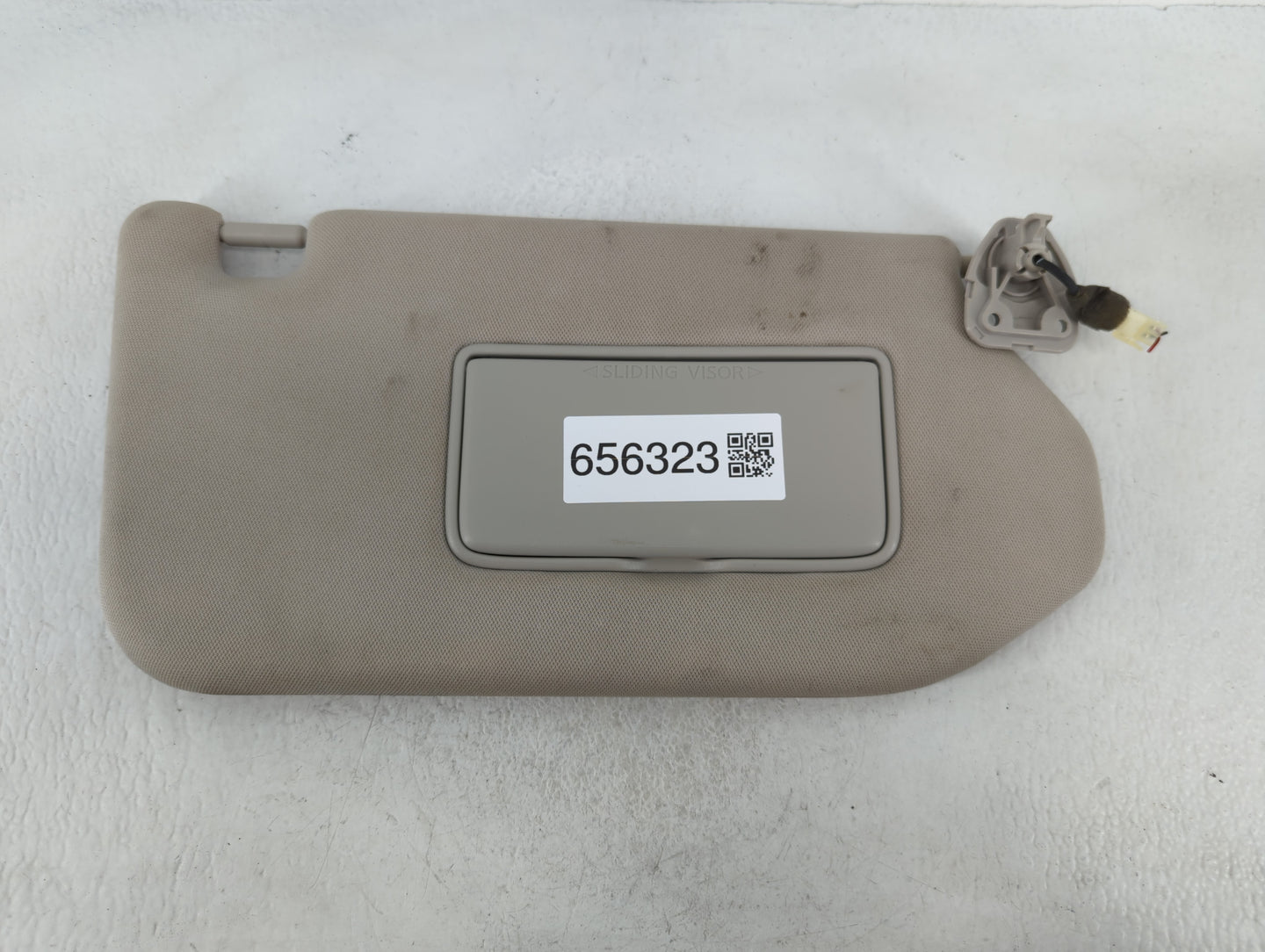 2019-2020 Nissan Pathfinder Sun Visor Shade Replacement Passenger Right Mirror Fits Fits 2019 2020 OEM Used Auto Parts - Oem