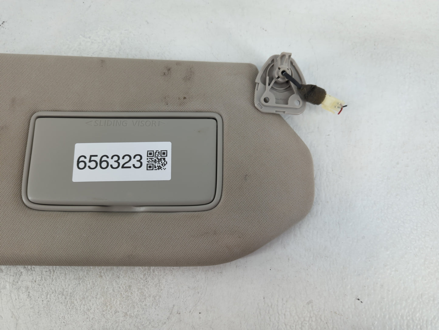 2019-2020 Nissan Pathfinder Sun Visor Shade Replacement Passenger Right Mirror Fits Fits 2019 2020 OEM Used Auto Parts - Oem