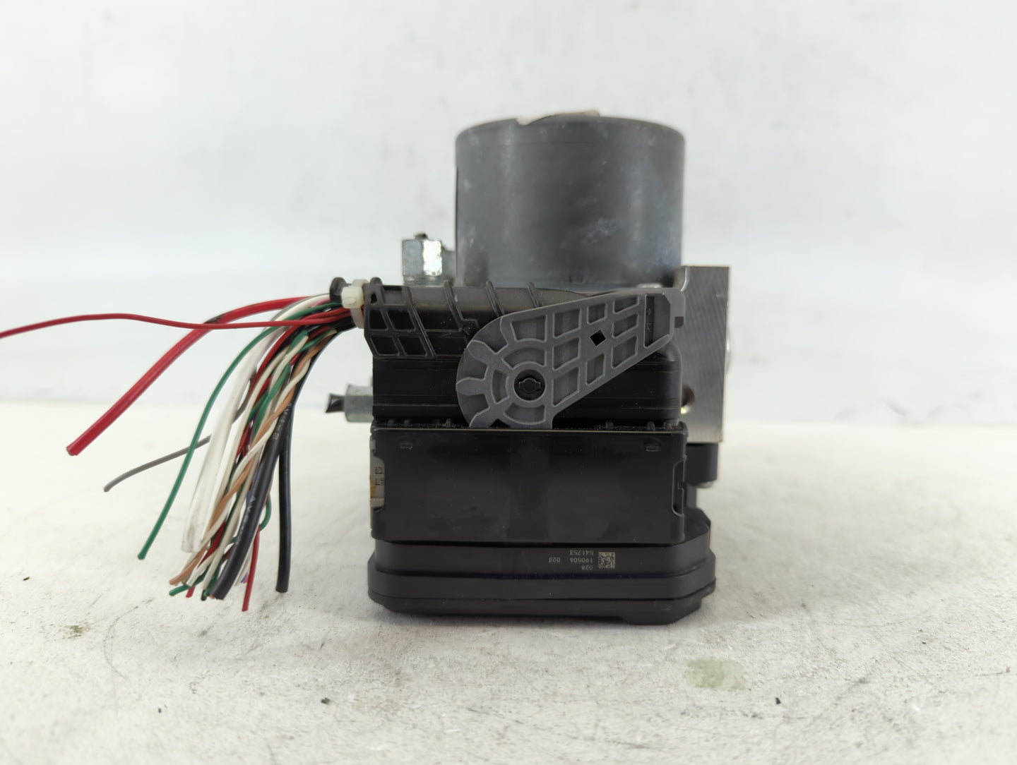 2018-2020 Nissan Pathfinder ABS Pump Control Module Replacement P/N:116040-51100 Fits Fits 2018 2019 2020 OEM Used Auto Part