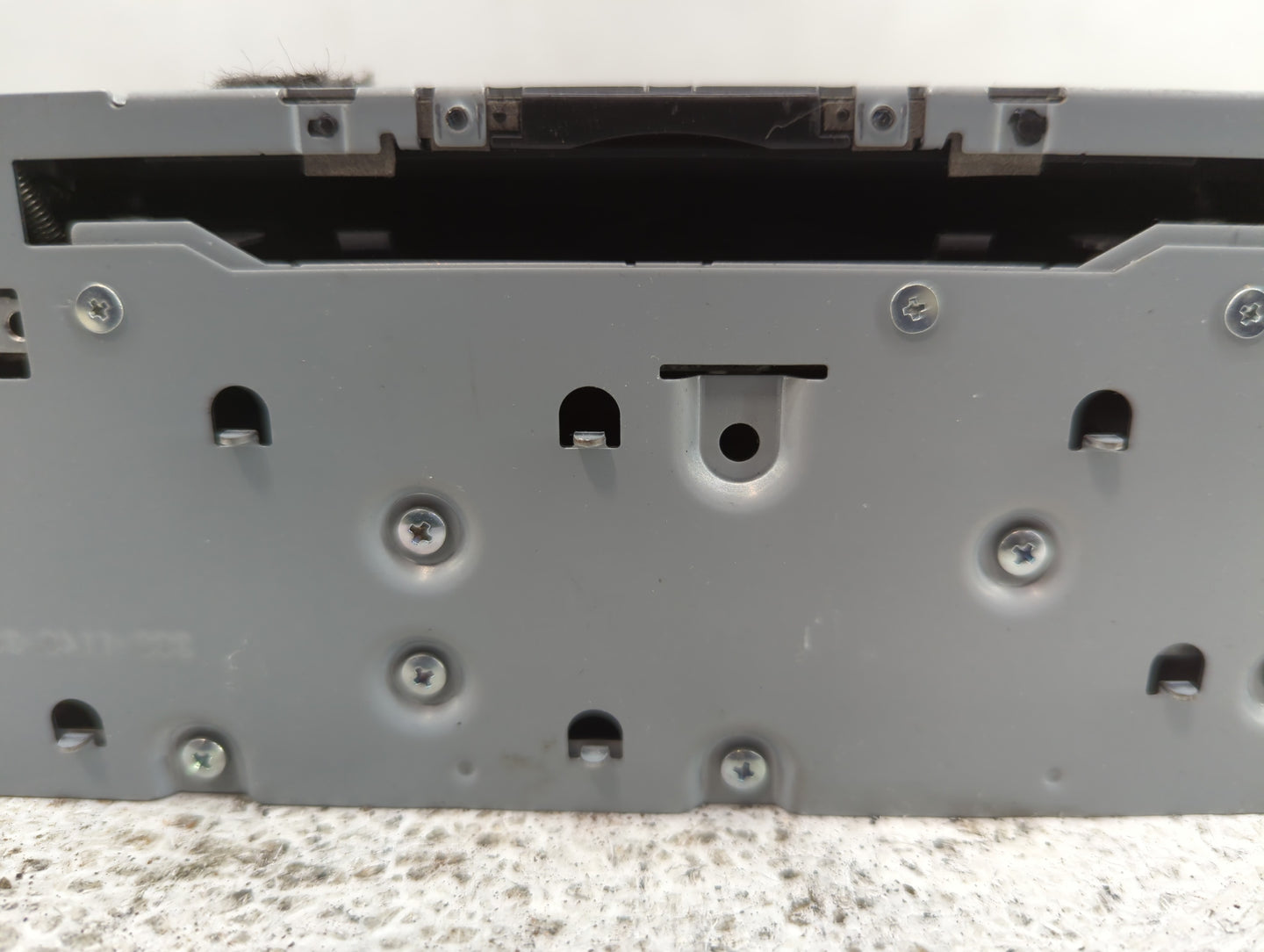 2017-2020 Nissan Pathfinder Am Fm Cd Player Radio Receiver - Oemusedautoparts1.com