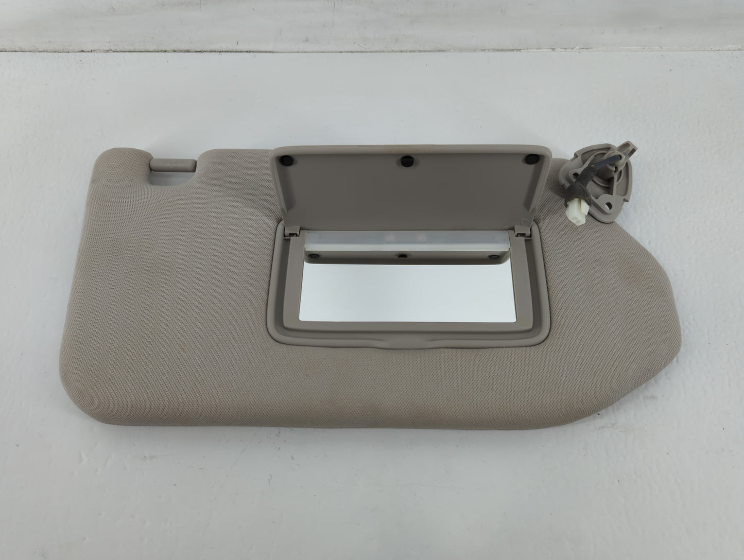2019-2020 Nissan Pathfinder Sun Visor Shade Replacement Passenger Right Mirror Fits Fits 2019 2020 OEM Used Auto Parts - Oem